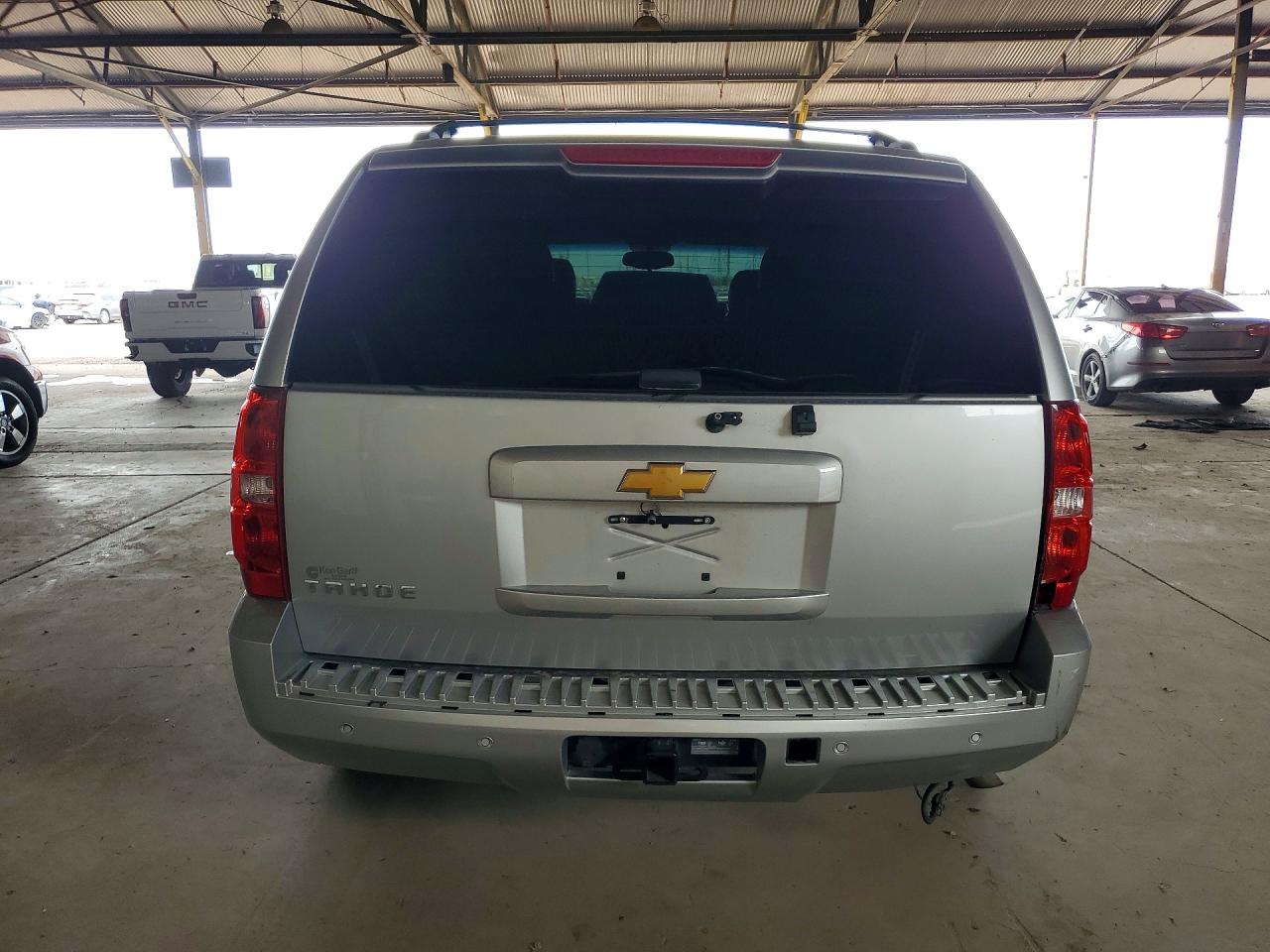 2013 Chevrolet Tahoe C1500 Lt Серебряный vin: 1GNSCBE01DR314110