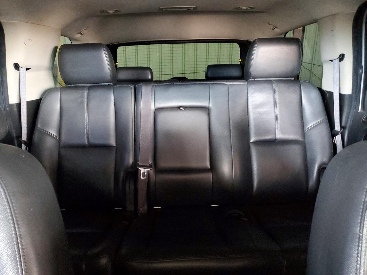 2013 Chevrolet Tahoe C1500 Lt Серебряный vin: 1GNSCBE01DR314110