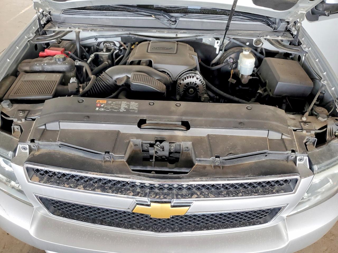 2013 Chevrolet Tahoe C1500 Lt Серебряный vin: 1GNSCBE01DR314110
