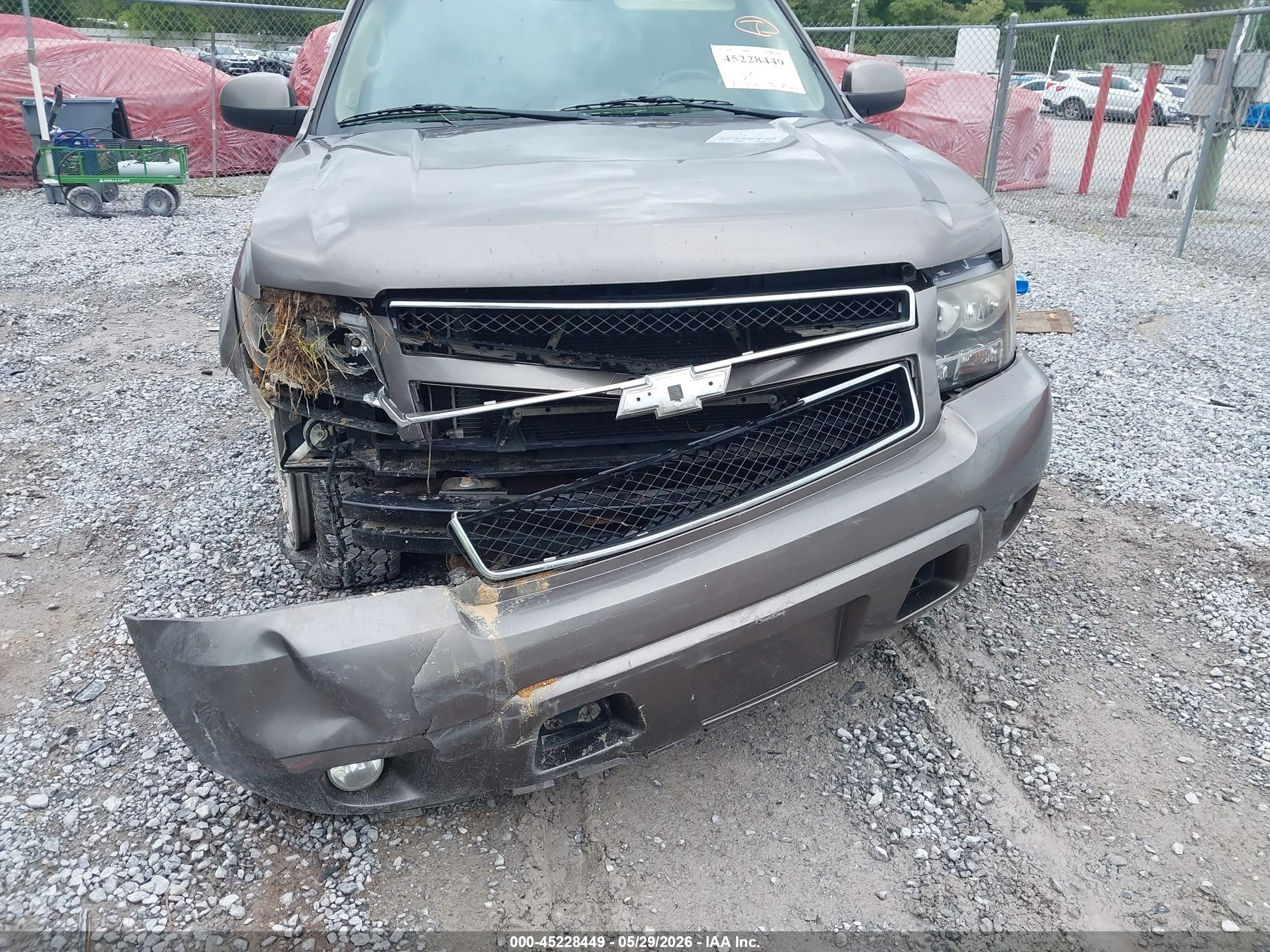 2013 Chevrolet Tahoe Lt Gray vin: 1GNSCBE01DR346927