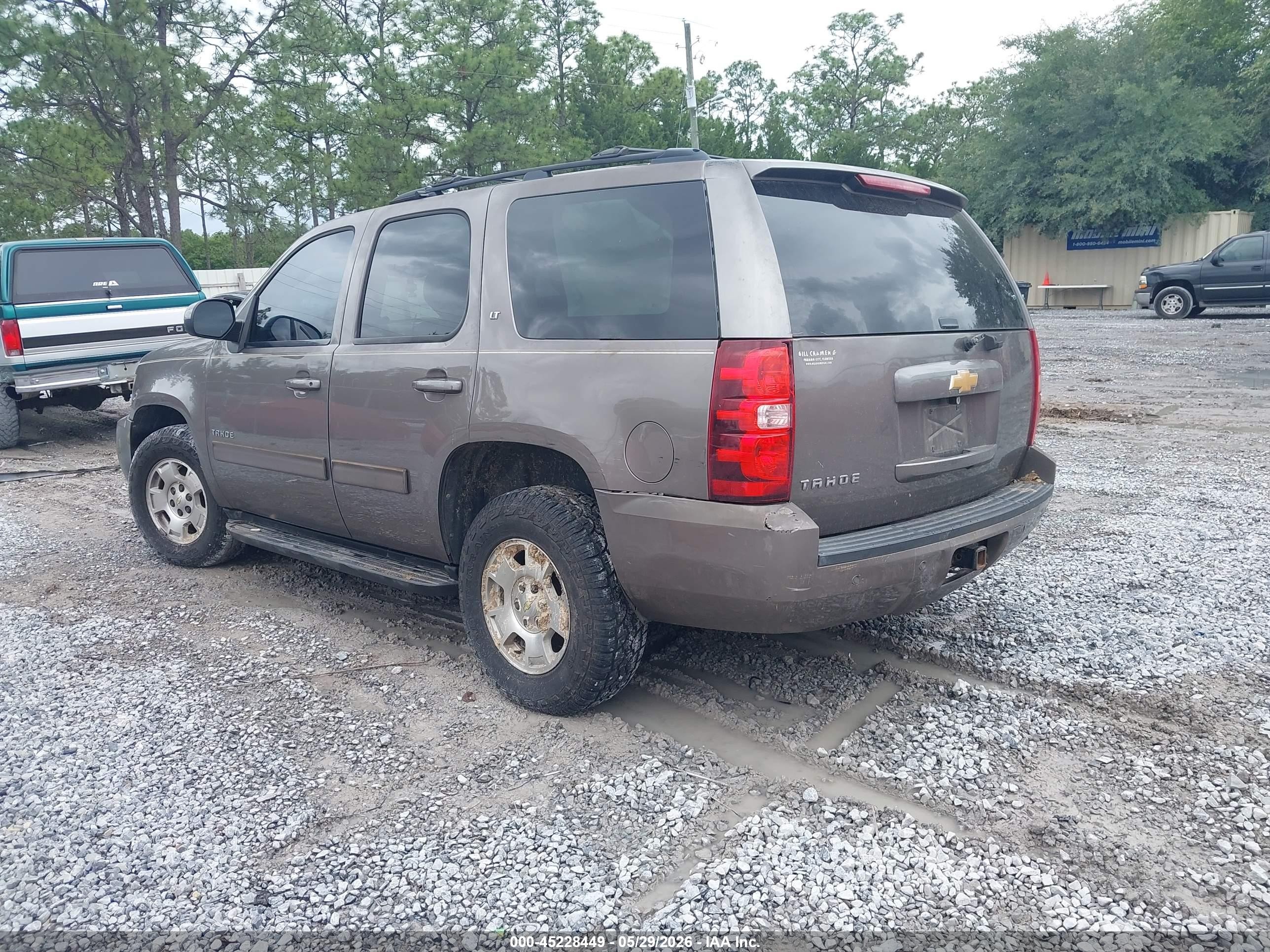 2013 Chevrolet Tahoe Lt Gray vin: 1GNSCBE01DR346927