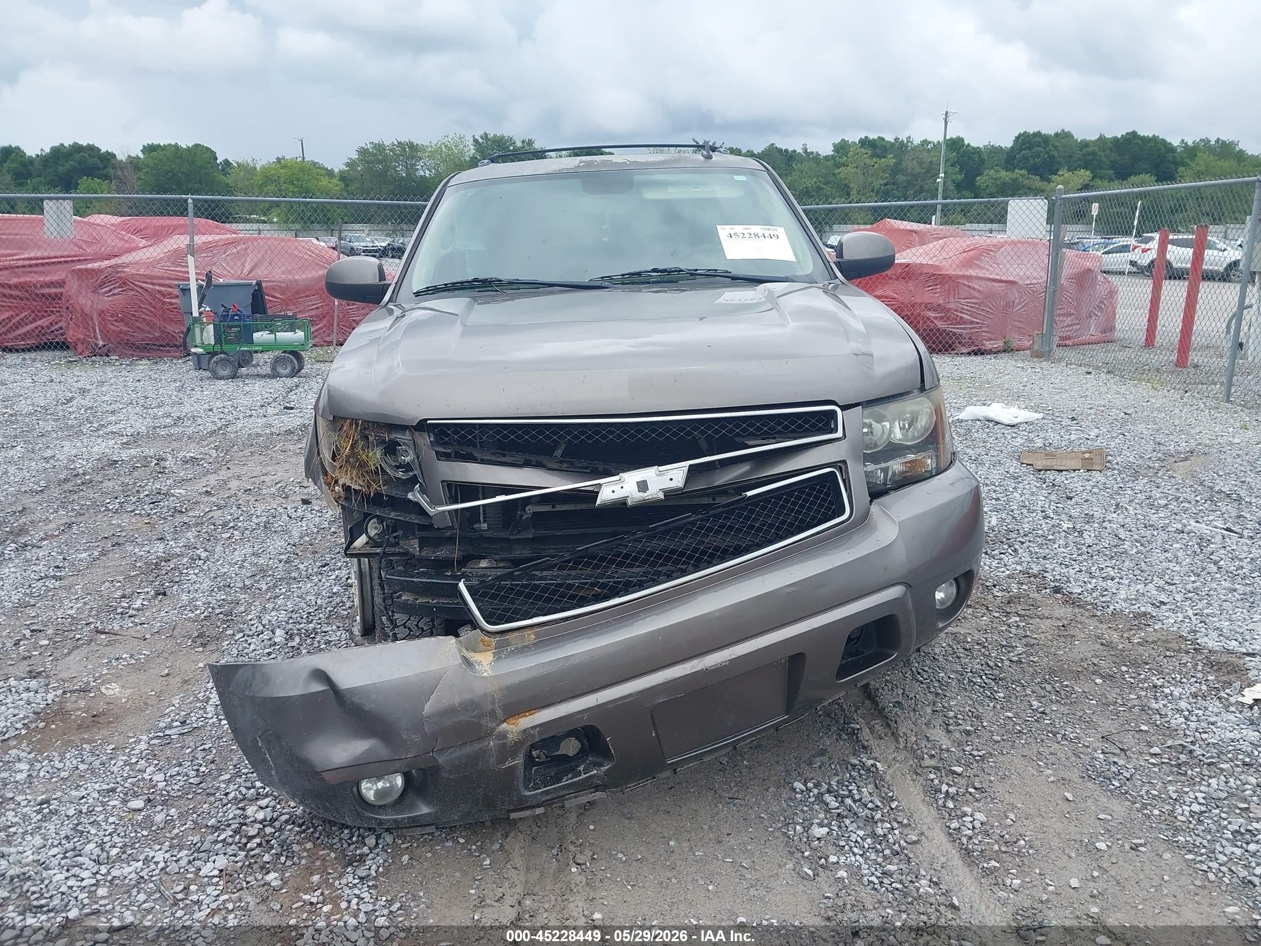 2013 Chevrolet Tahoe Lt Gray vin: 1GNSCBE01DR346927