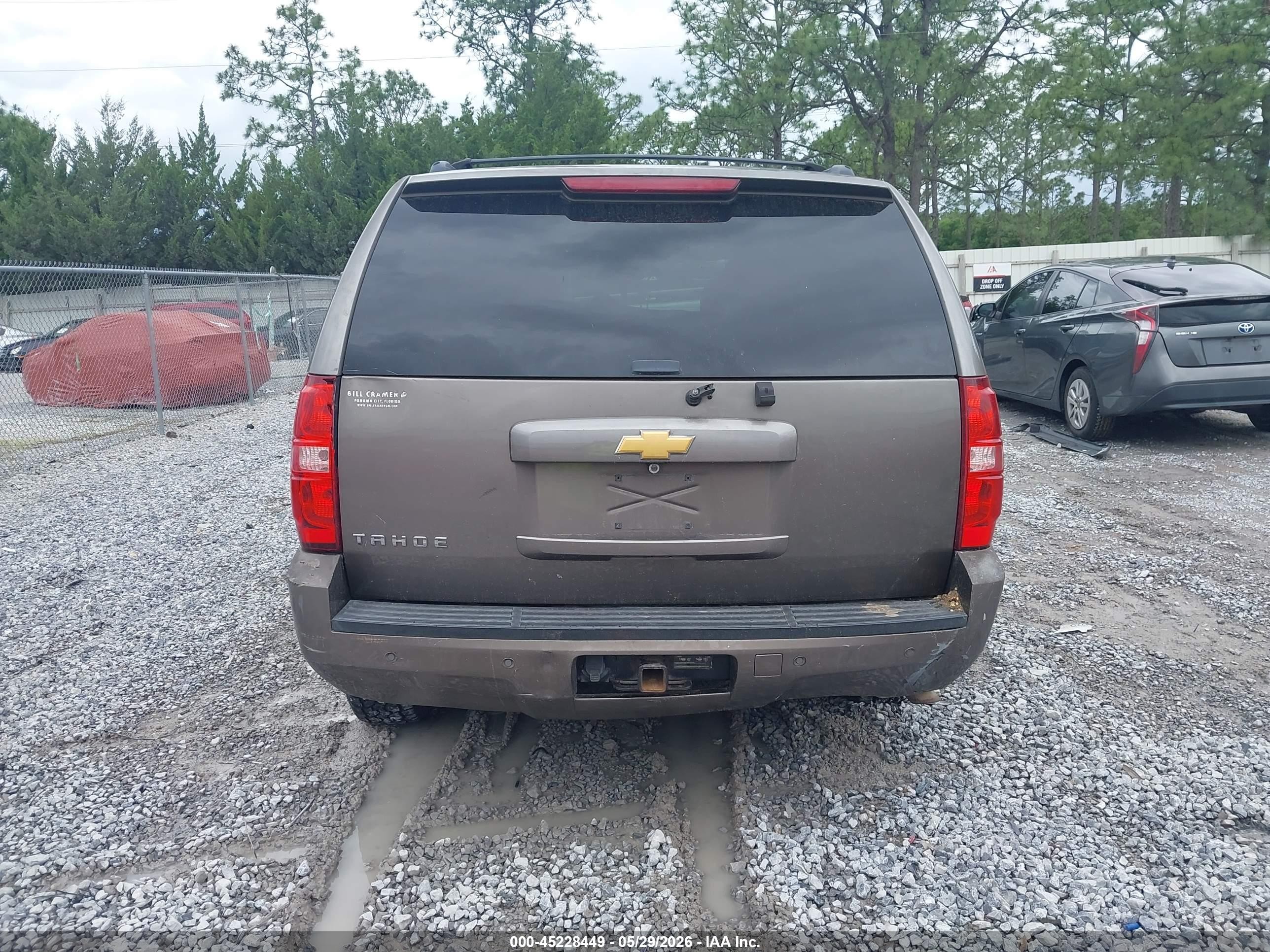 2013 Chevrolet Tahoe Lt Gray vin: 1GNSCBE01DR346927