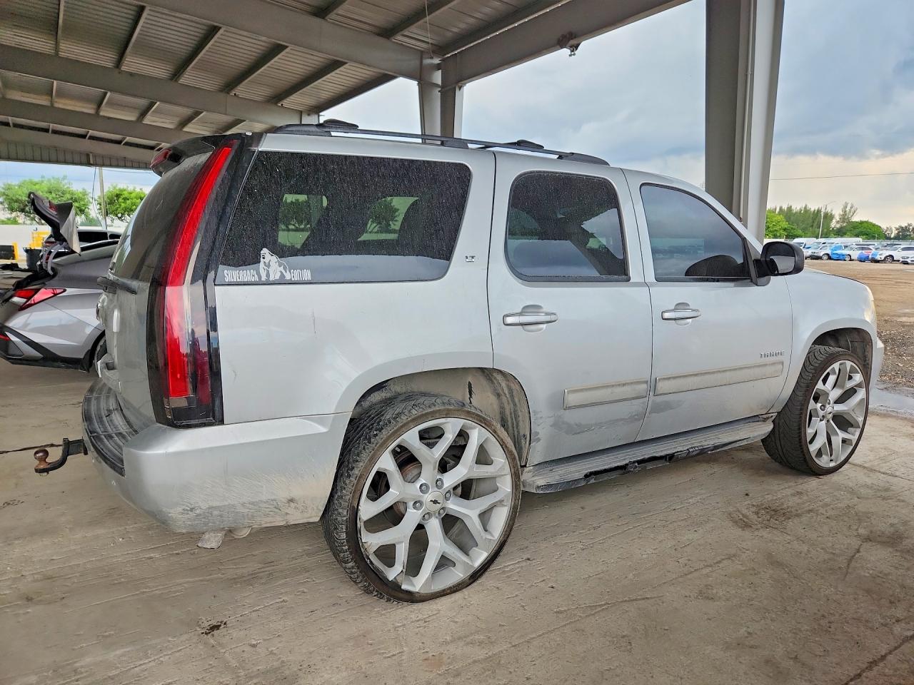 2014 Chevrolet Tahoe C1500 Lt Серебряный vin: 1GNSCBE01ER215109