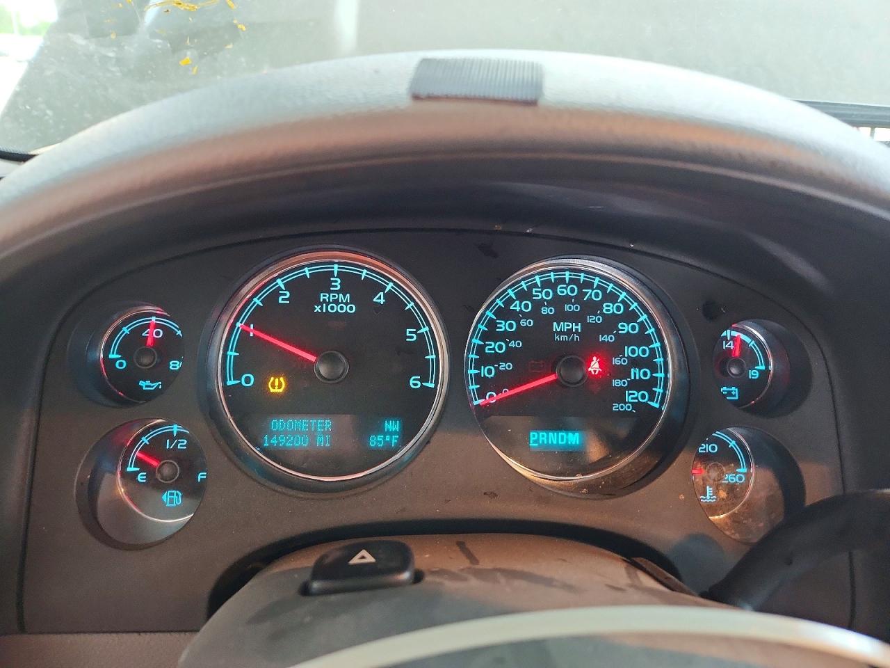 2014 Chevrolet Tahoe C1500 Lt Серебряный vin: 1GNSCBE01ER215109