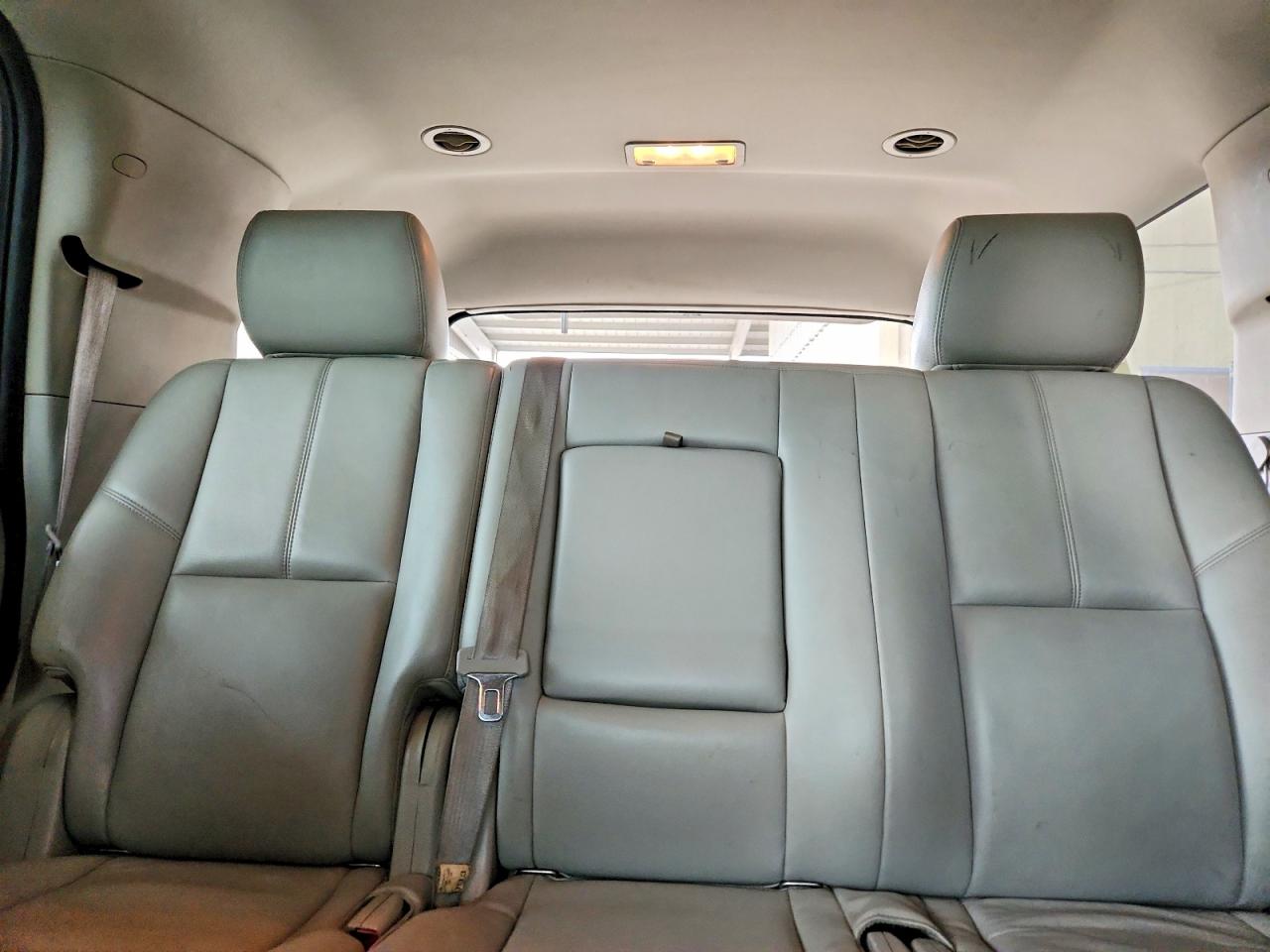 2014 Chevrolet Tahoe C1500 Lt Серебряный vin: 1GNSCBE01ER215109