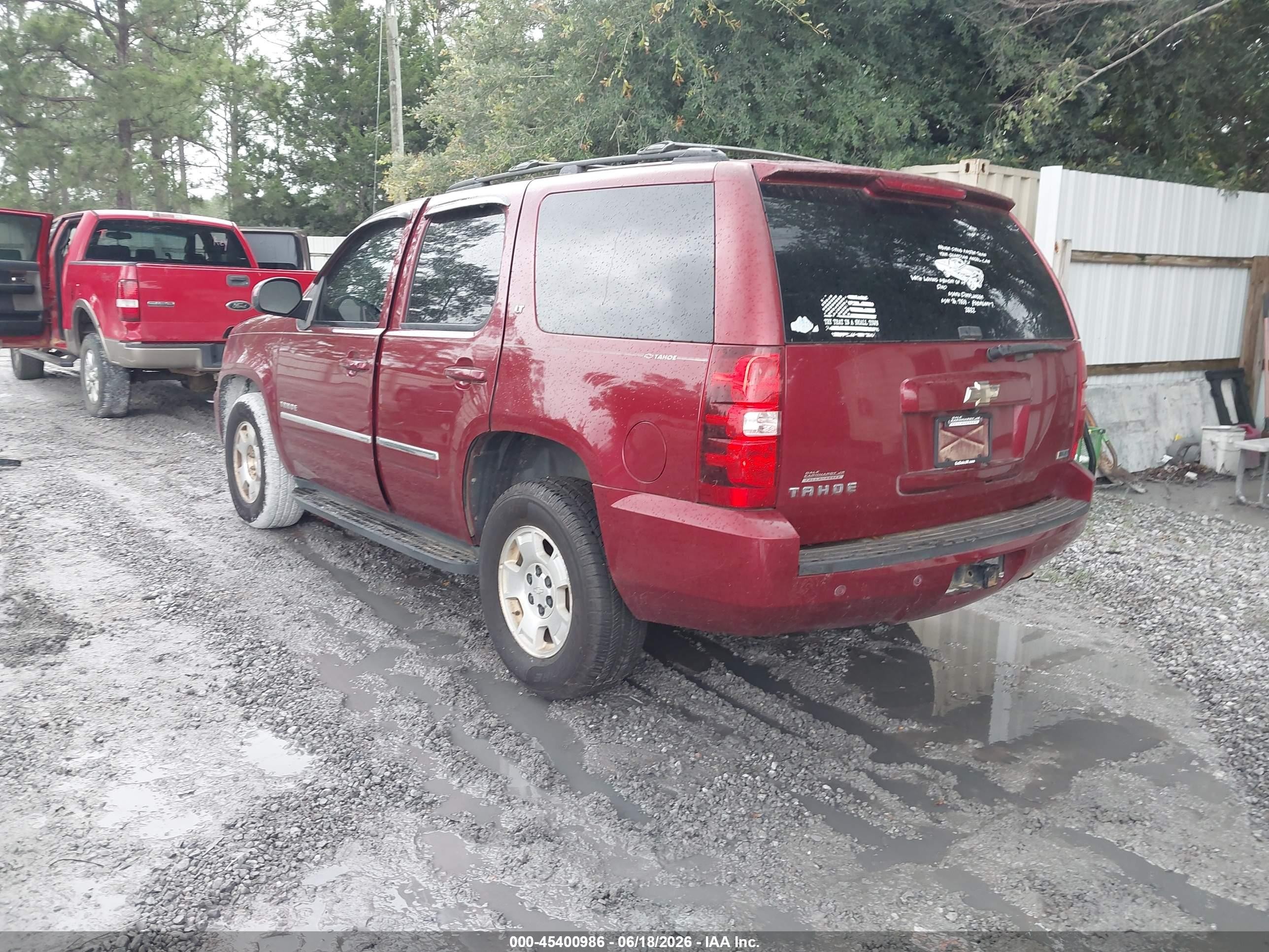 2011 Chevrolet Tahoe Lt Burgundy vin: 1GNSCBE02BR149746