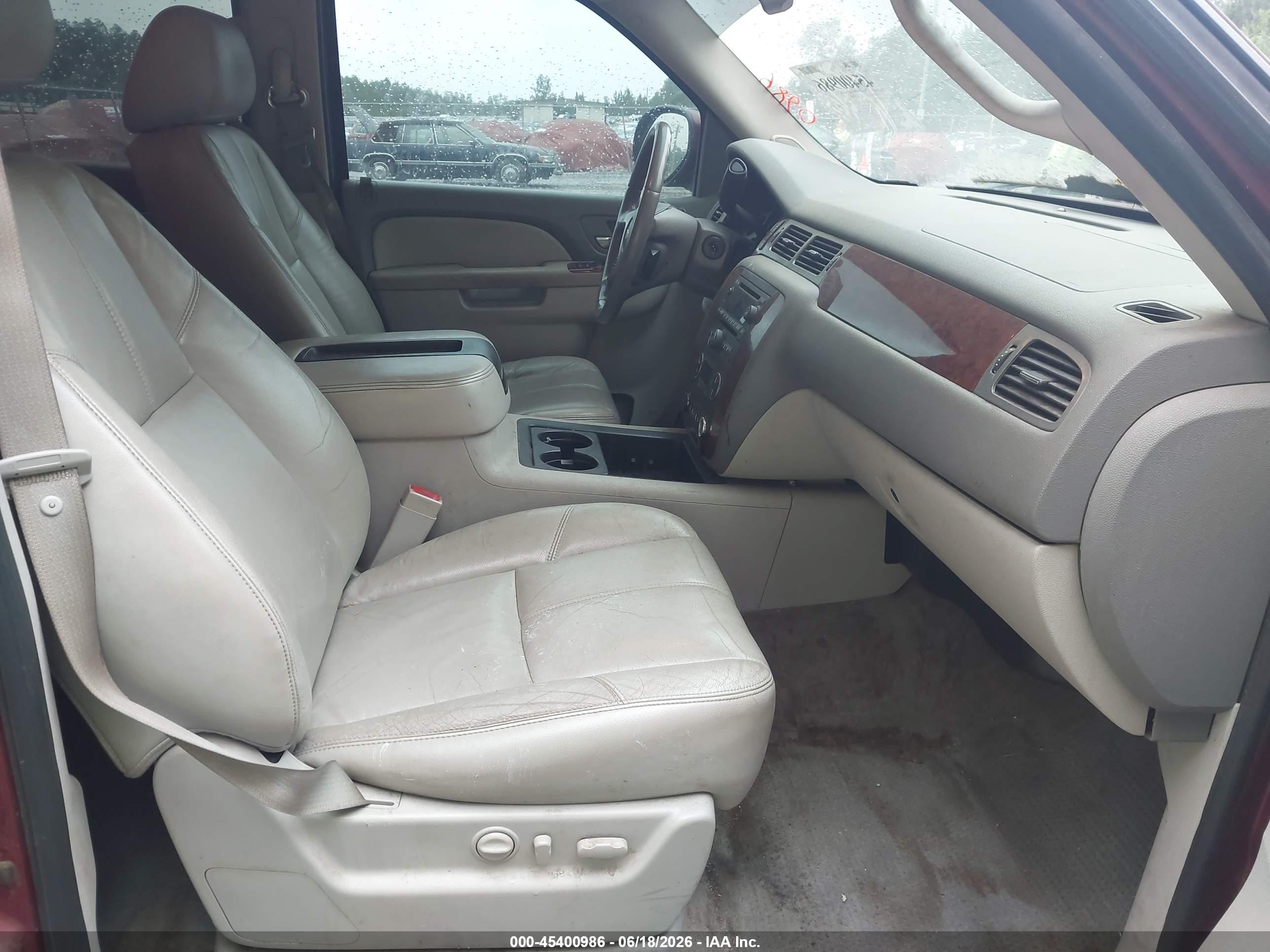 2011 Chevrolet Tahoe Lt Burgundy vin: 1GNSCBE02BR149746