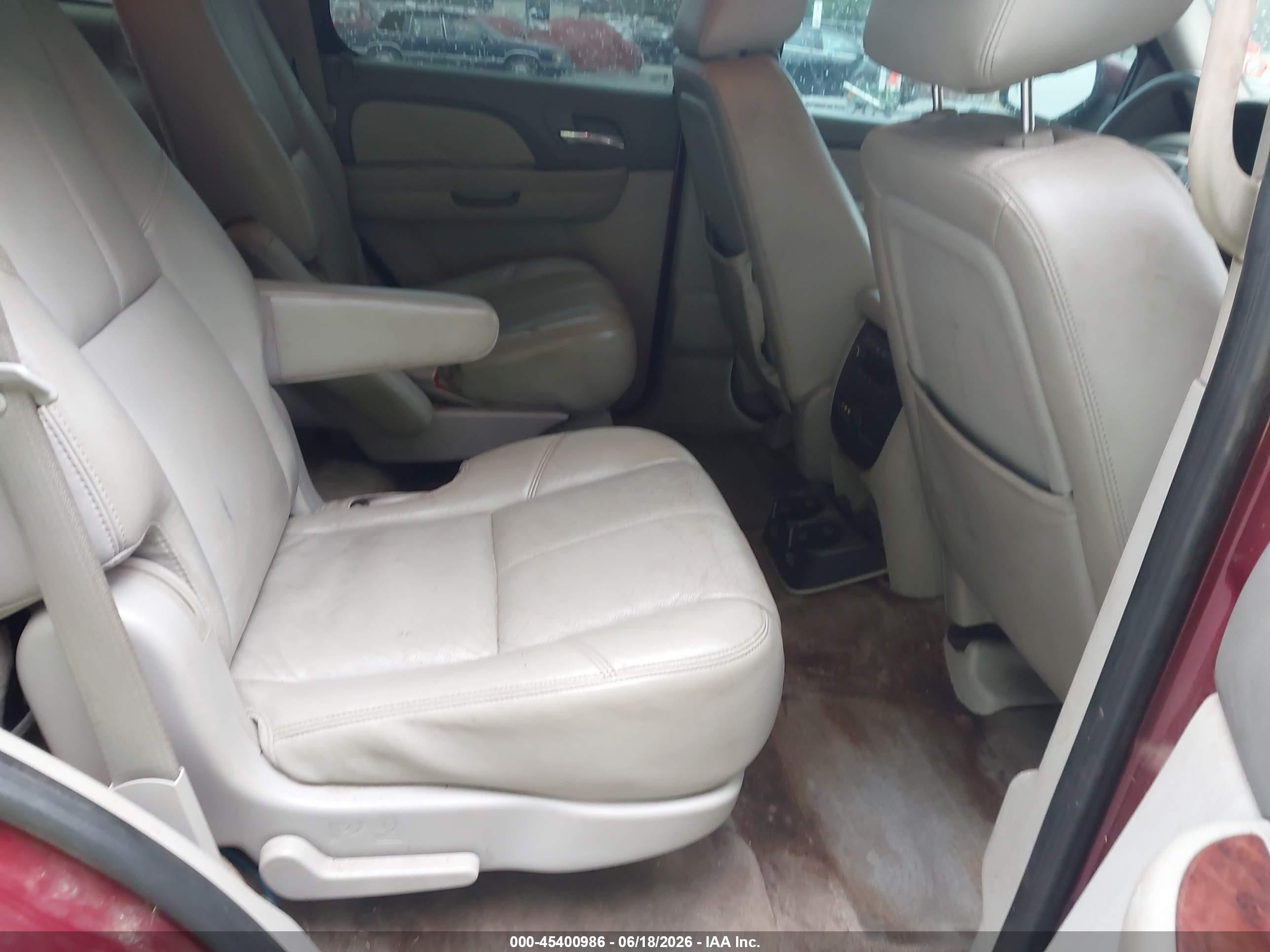 2011 Chevrolet Tahoe Lt Burgundy vin: 1GNSCBE02BR149746