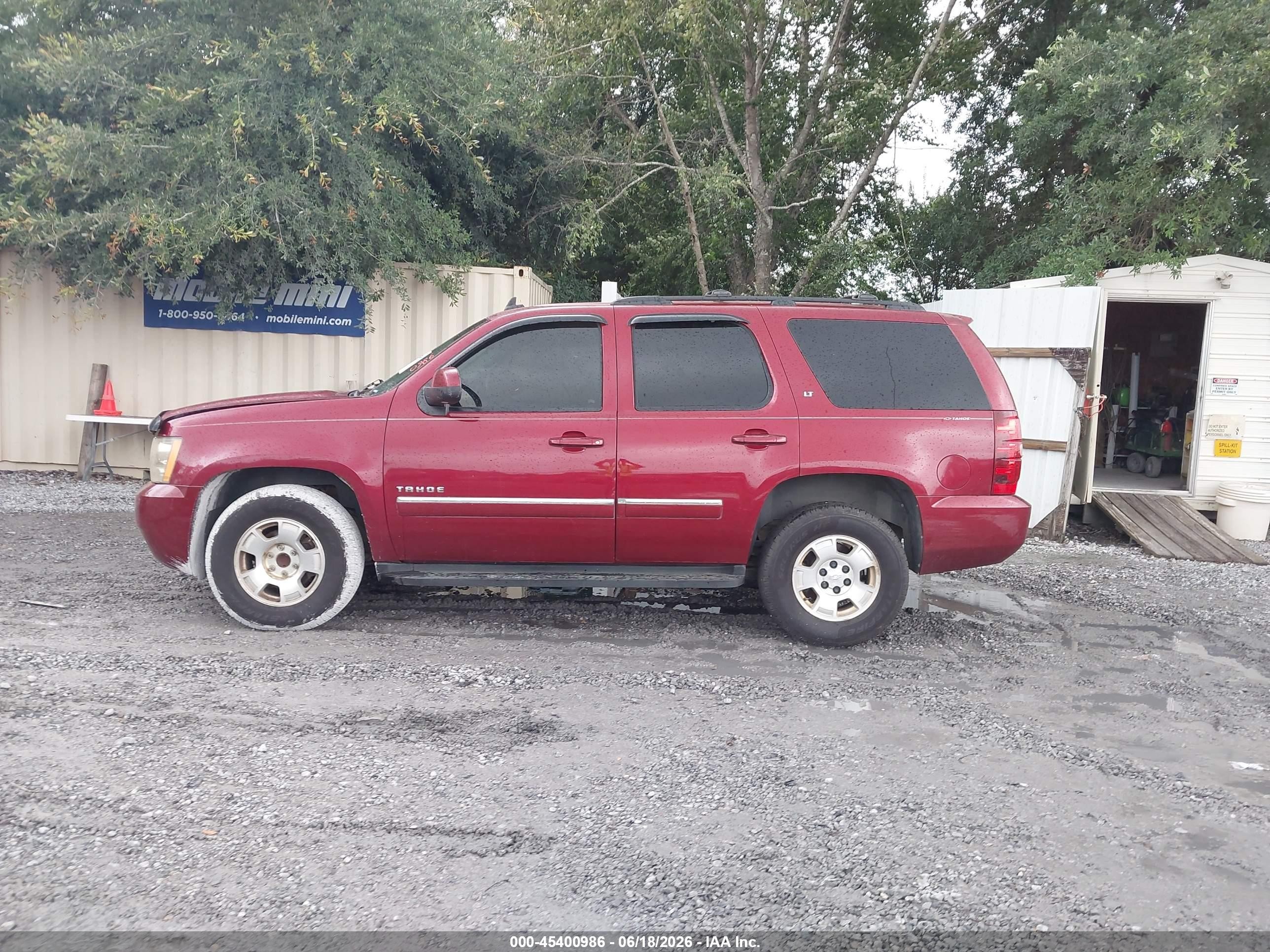 2011 Chevrolet Tahoe Lt Burgundy vin: 1GNSCBE02BR149746