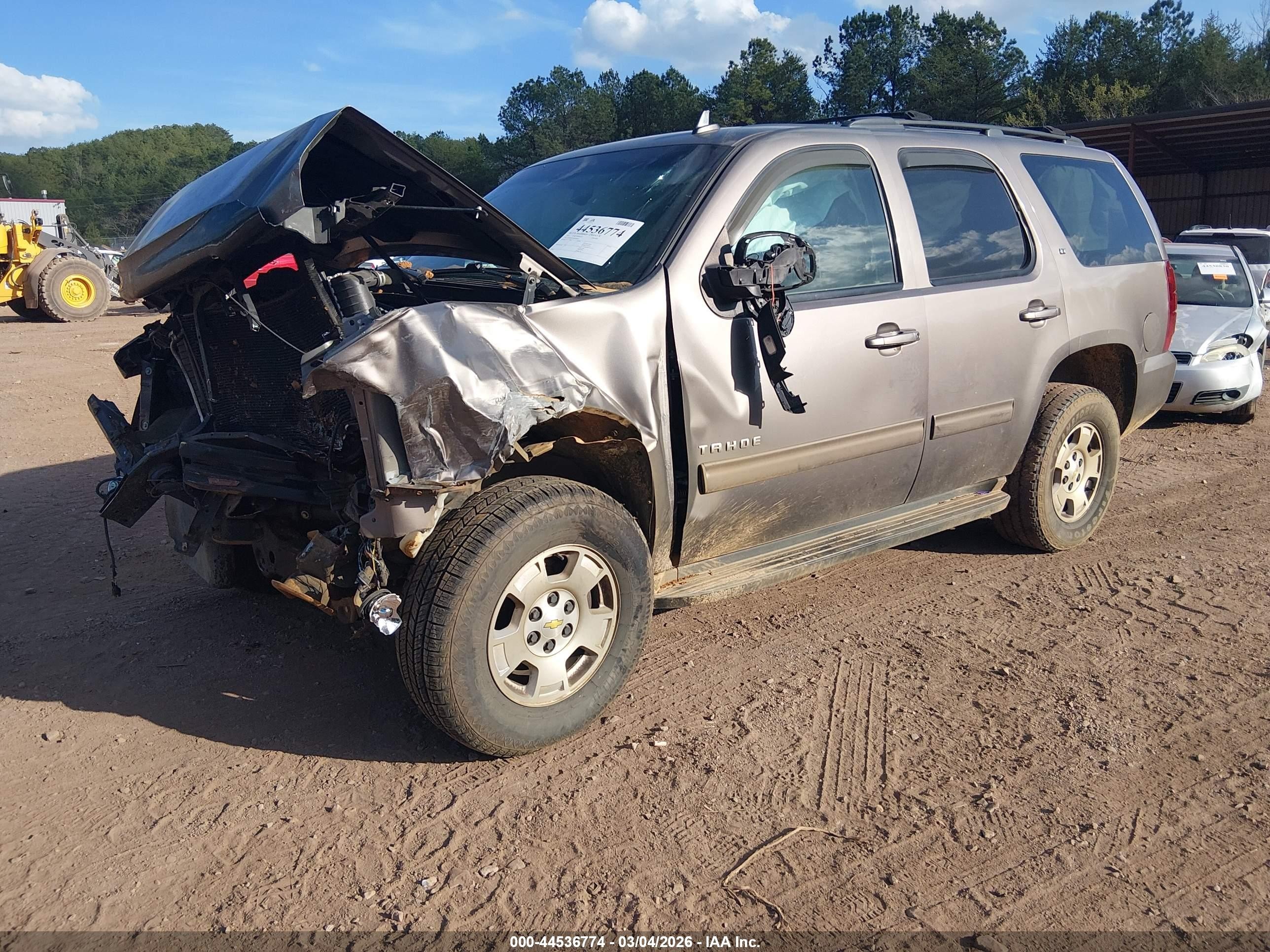 2011 Chevrolet Tahoe Lt Gold vin: 1GNSCBE02BR186831