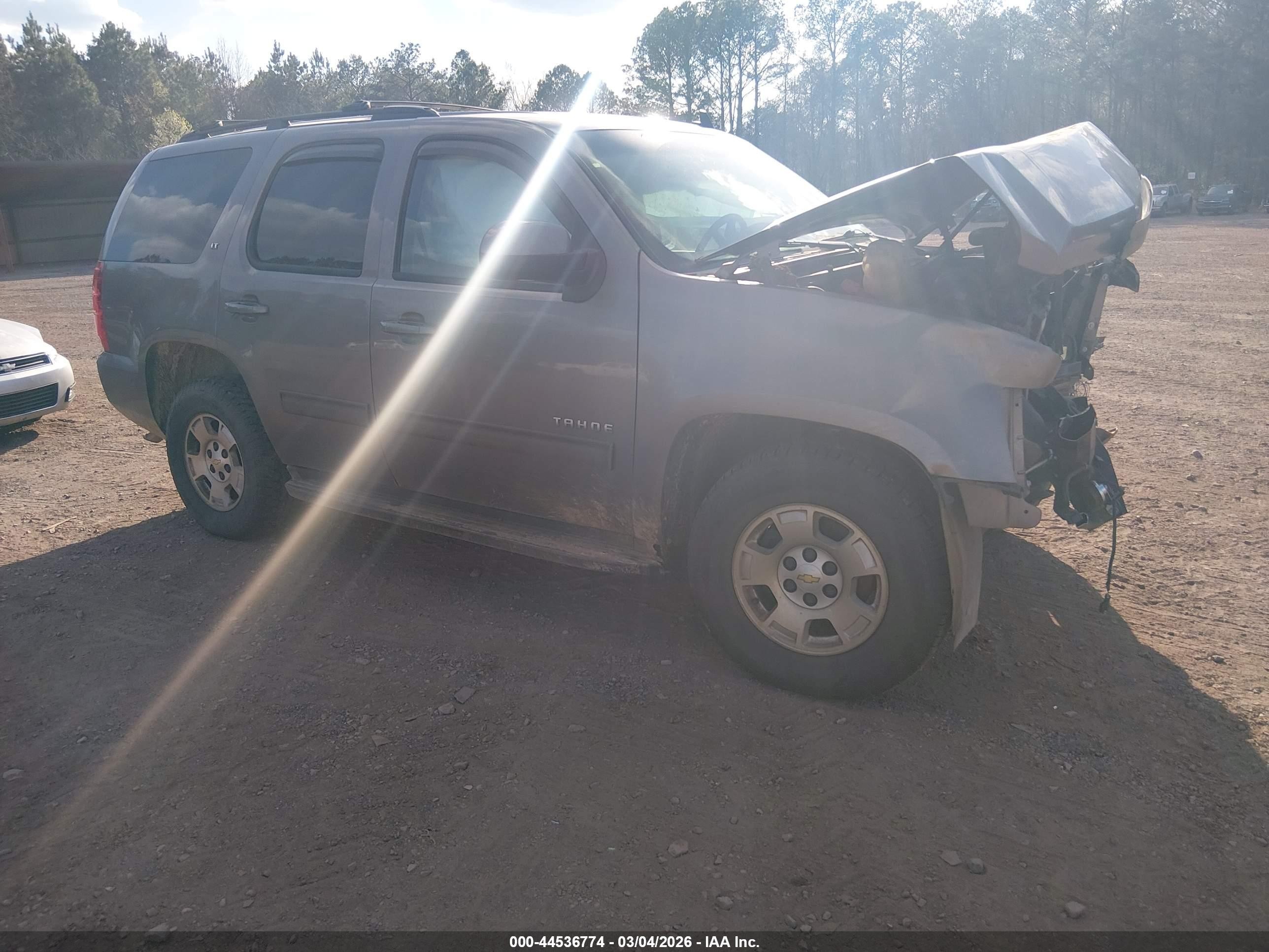2011 Chevrolet Tahoe Lt Gold vin: 1GNSCBE02BR186831