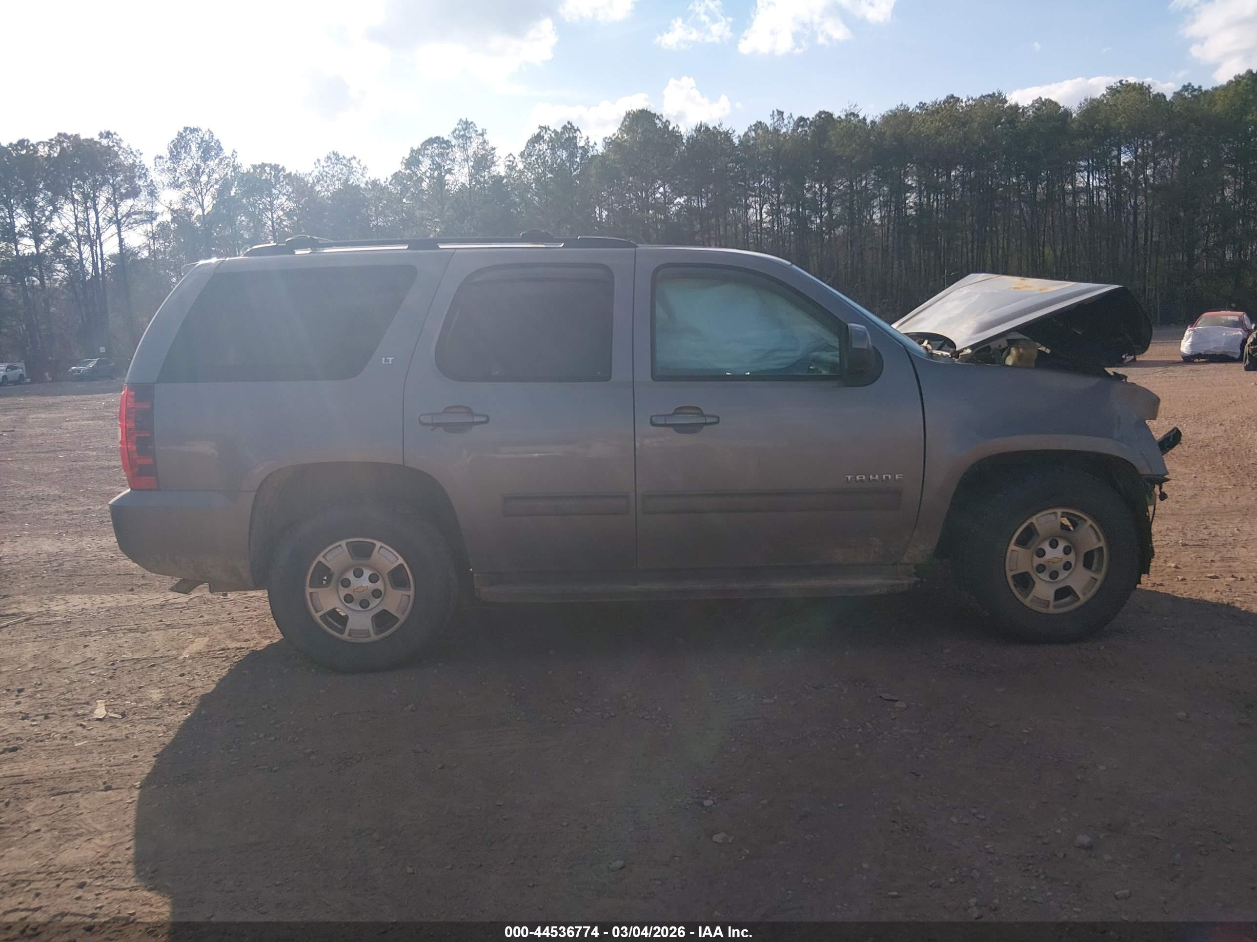 2011 Chevrolet Tahoe Lt Gold vin: 1GNSCBE02BR186831