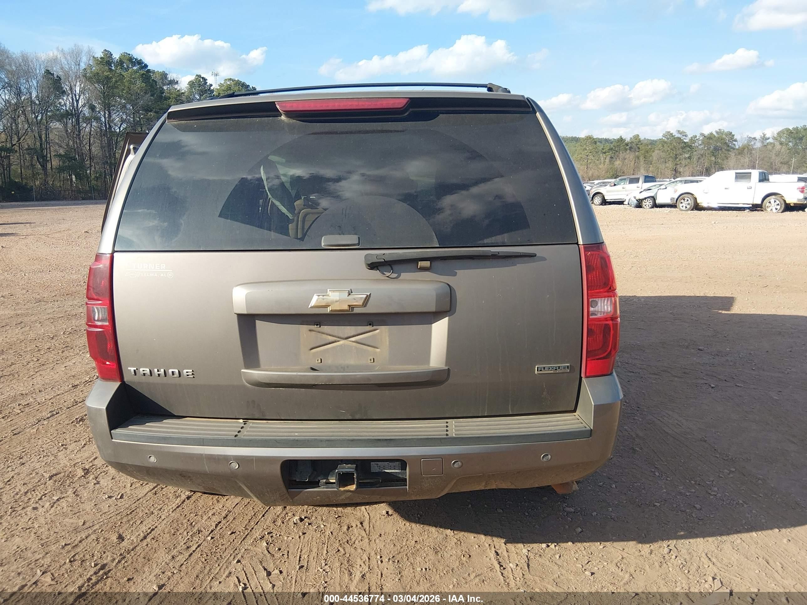 2011 Chevrolet Tahoe Lt Gold vin: 1GNSCBE02BR186831