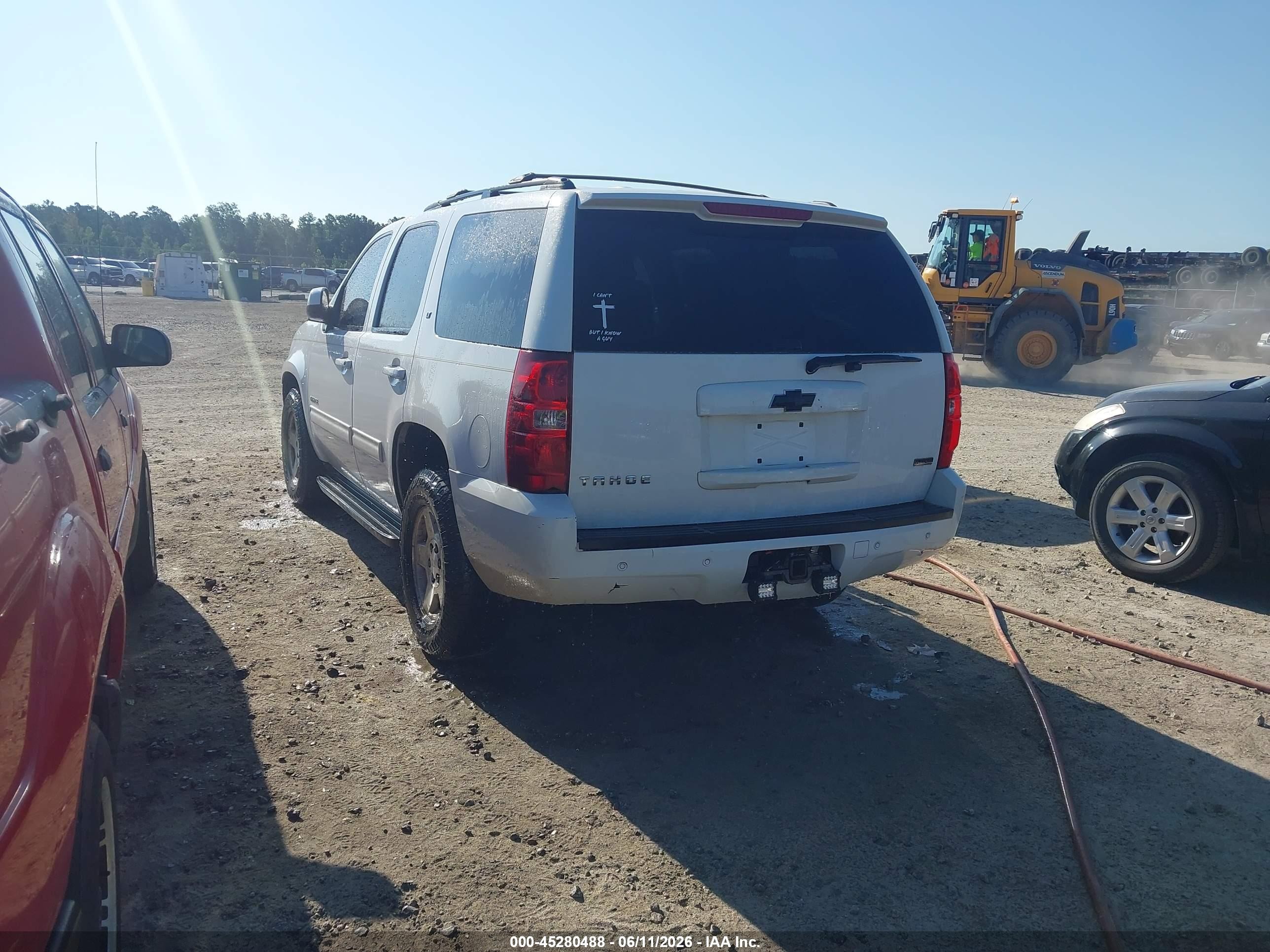 2011 Chevrolet Tahoe Lt White vin: 1GNSCBE02BR247837