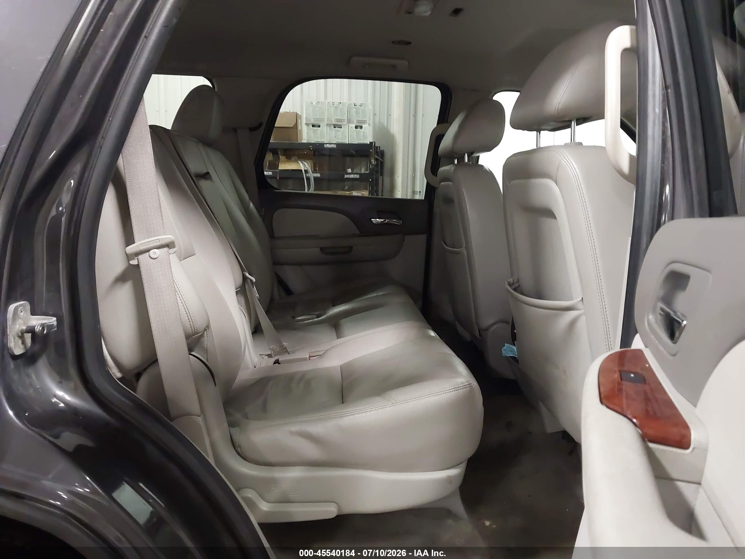 2011 Chevrolet Tahoe Lt Gray vin: 1GNSCBE02BR297556