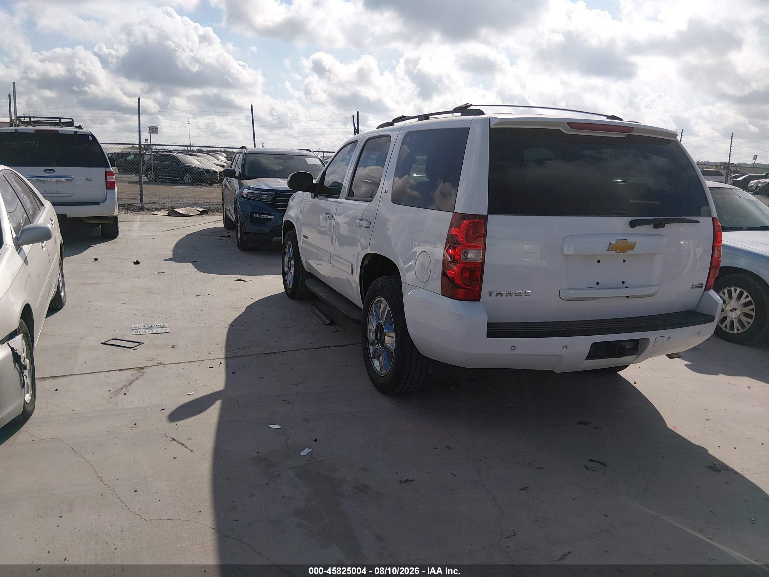 2012 Chevrolet Tahoe Lt Белый vin: 1GNSCBE02CR264297