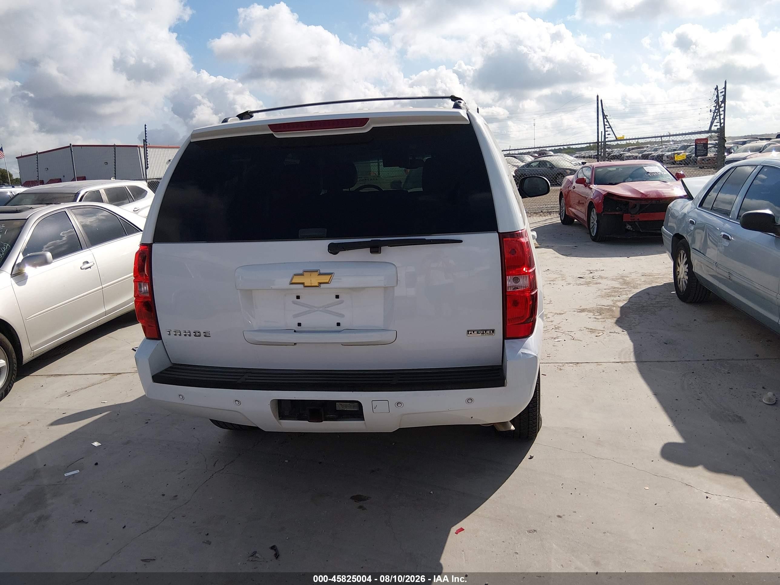 2012 Chevrolet Tahoe Lt Белый vin: 1GNSCBE02CR264297