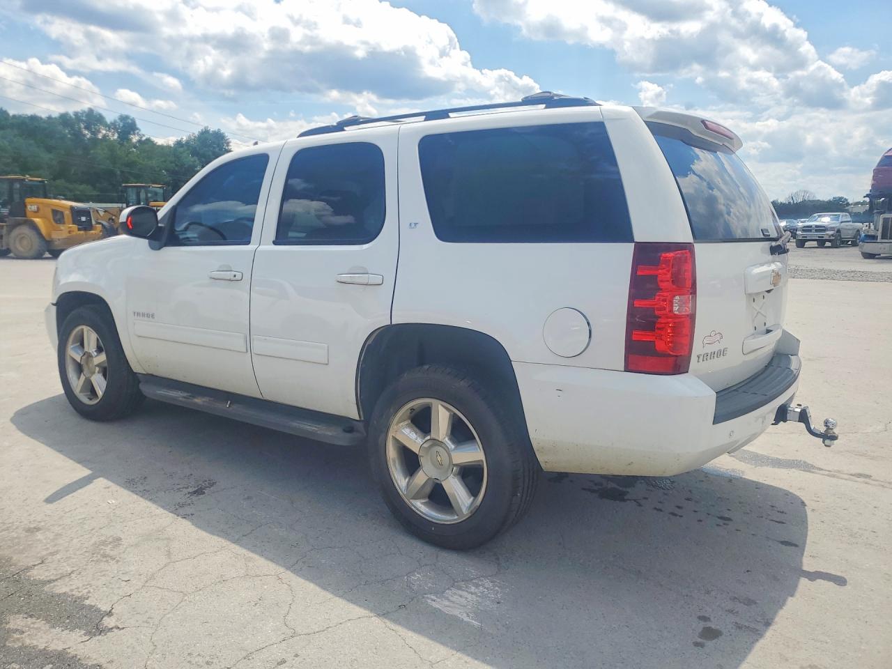 2013 Chevrolet Tahoe C1500 Lt White vin: 1GNSCBE02DR150611