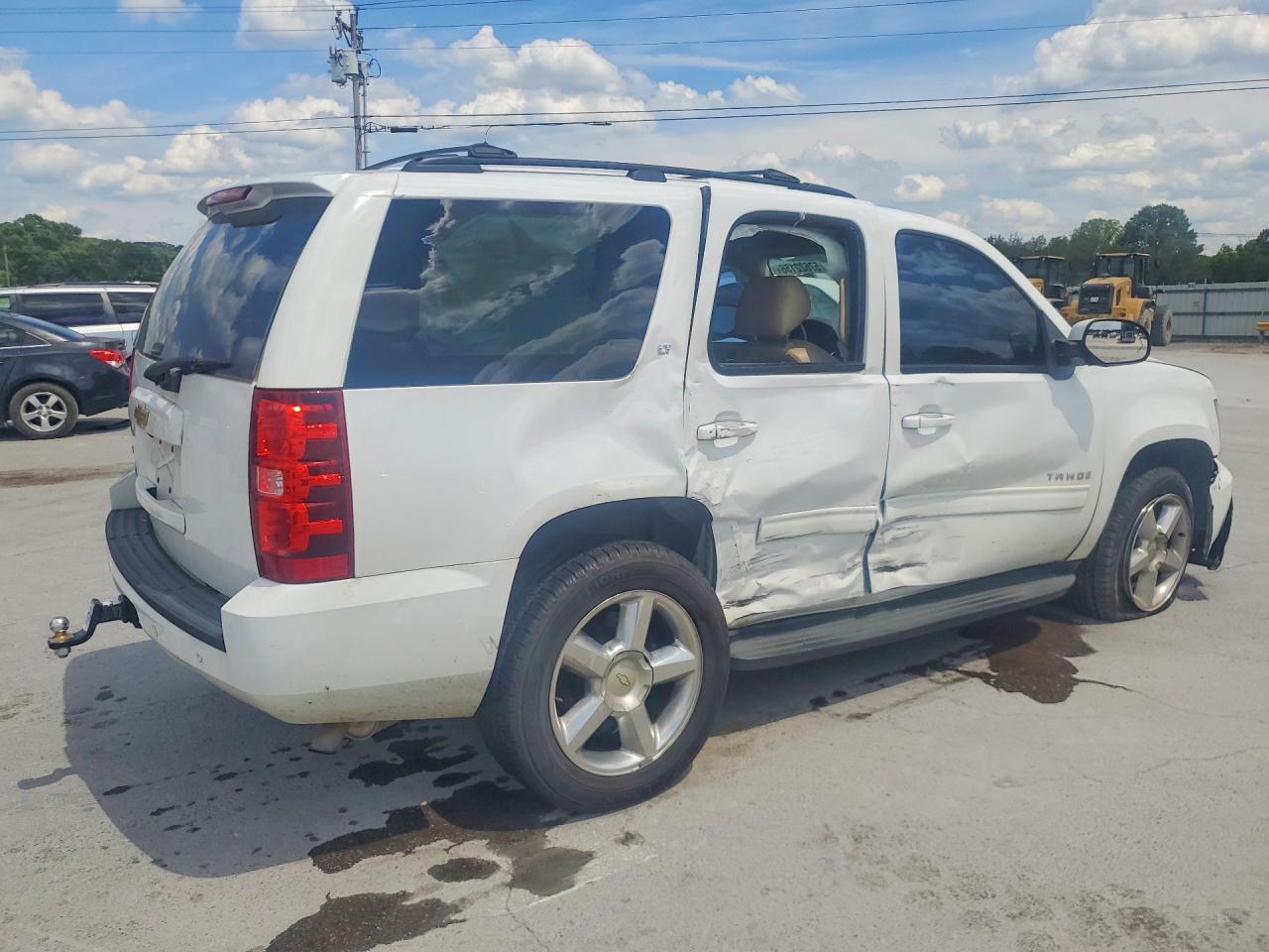 2013 Chevrolet Tahoe C1500 Lt White vin: 1GNSCBE02DR150611