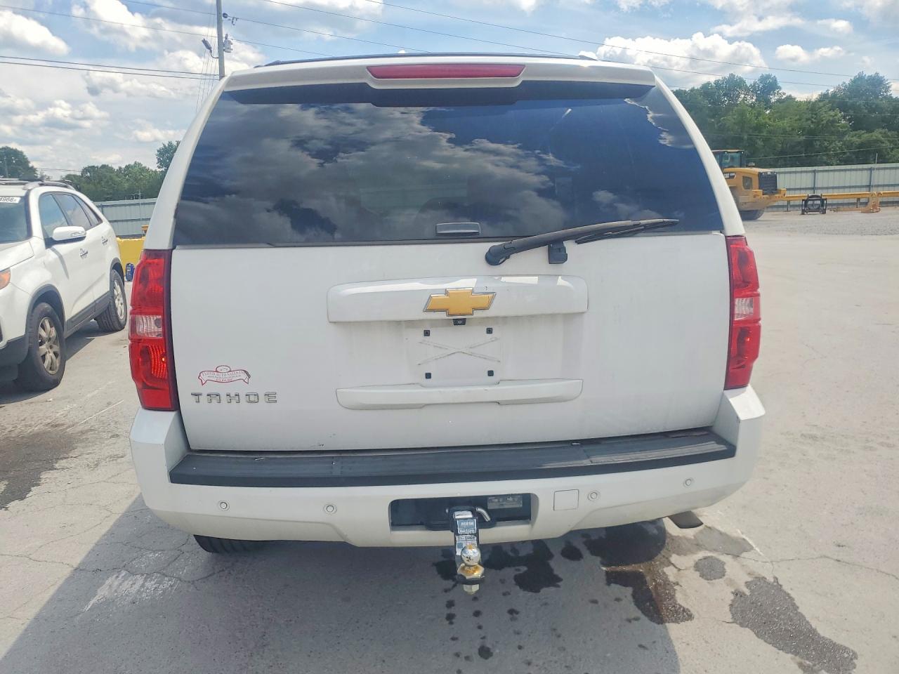 2013 Chevrolet Tahoe C1500 Lt White vin: 1GNSCBE02DR150611
