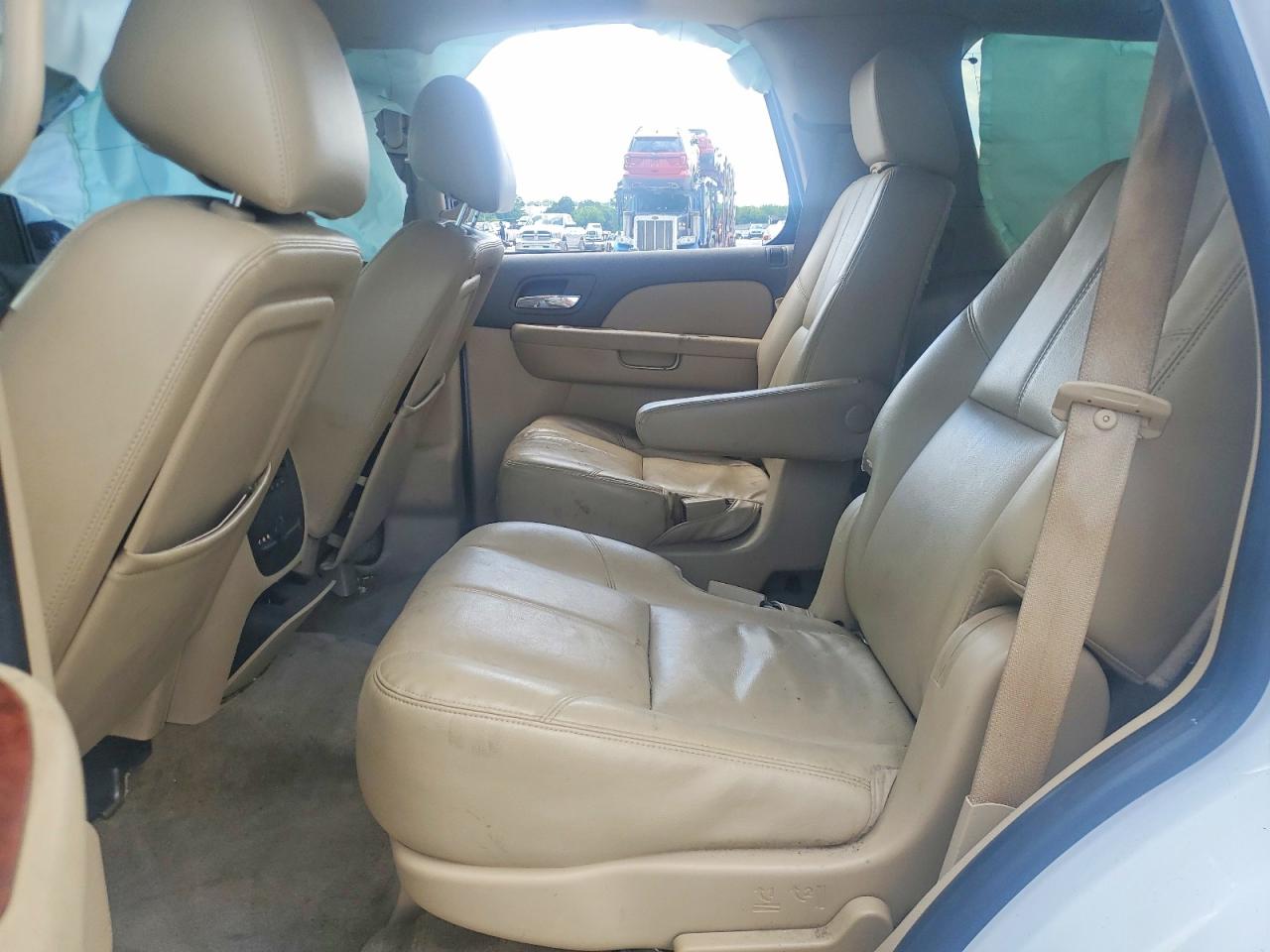 2013 Chevrolet Tahoe C1500 Lt White vin: 1GNSCBE02DR150611