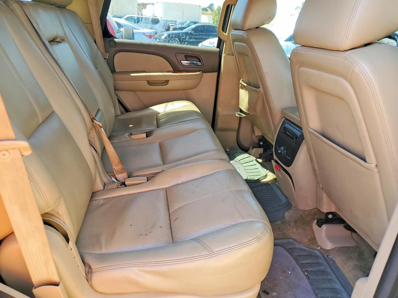2013 Chevrolet Tahoe C1500 Lt Beige vin: 1GNSCBE02DR183432