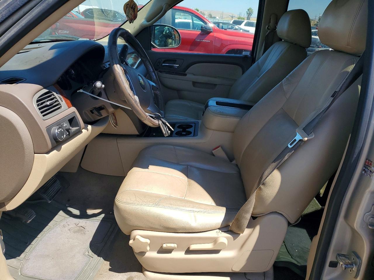 2013 Chevrolet Tahoe C1500 Lt Beige vin: 1GNSCBE02DR183432