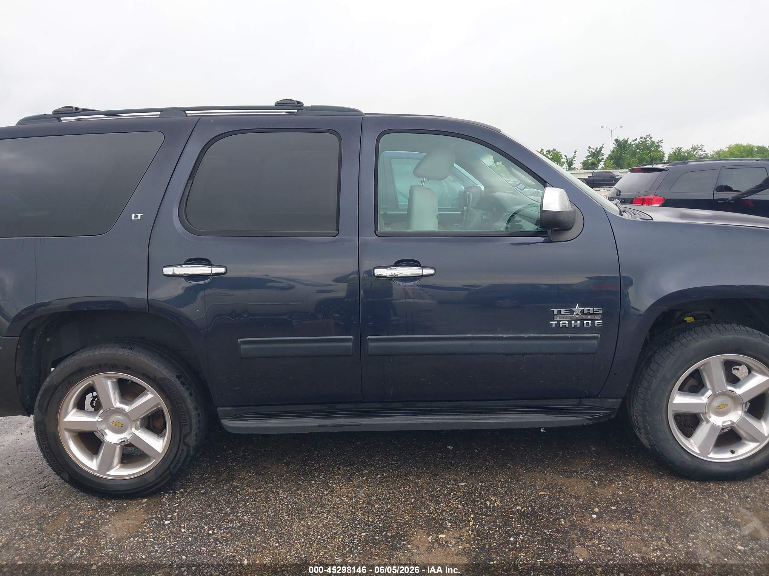 2013 Chevrolet Tahoe Lt Dark Blue vin: 1GNSCBE02DR205932
