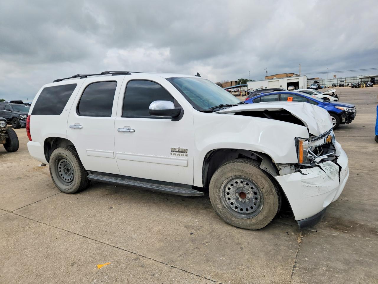 2013 Chevrolet Tahoe C1500 Lt White vin: 1GNSCBE02DR233925