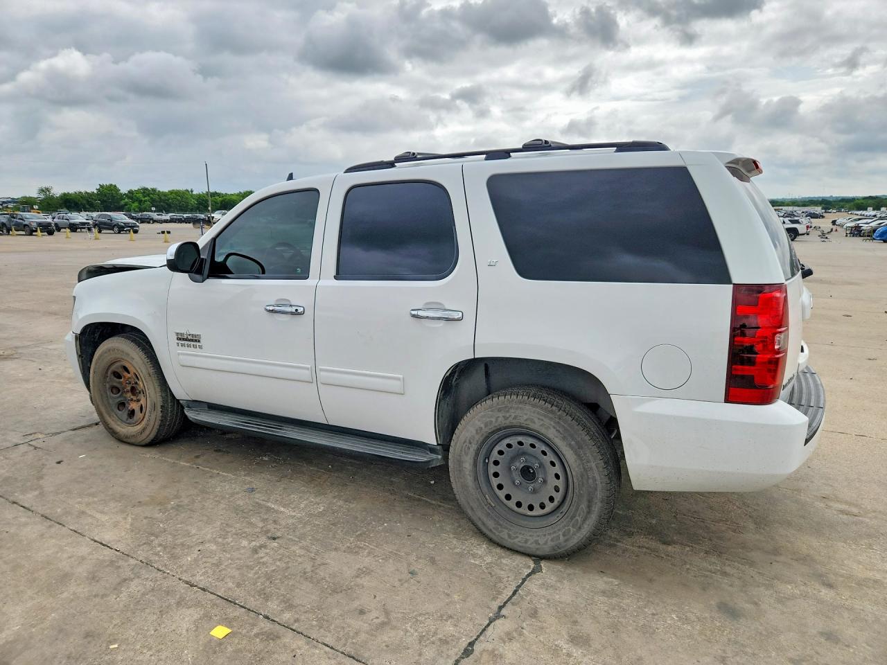 2013 Chevrolet Tahoe C1500 Lt White vin: 1GNSCBE02DR233925