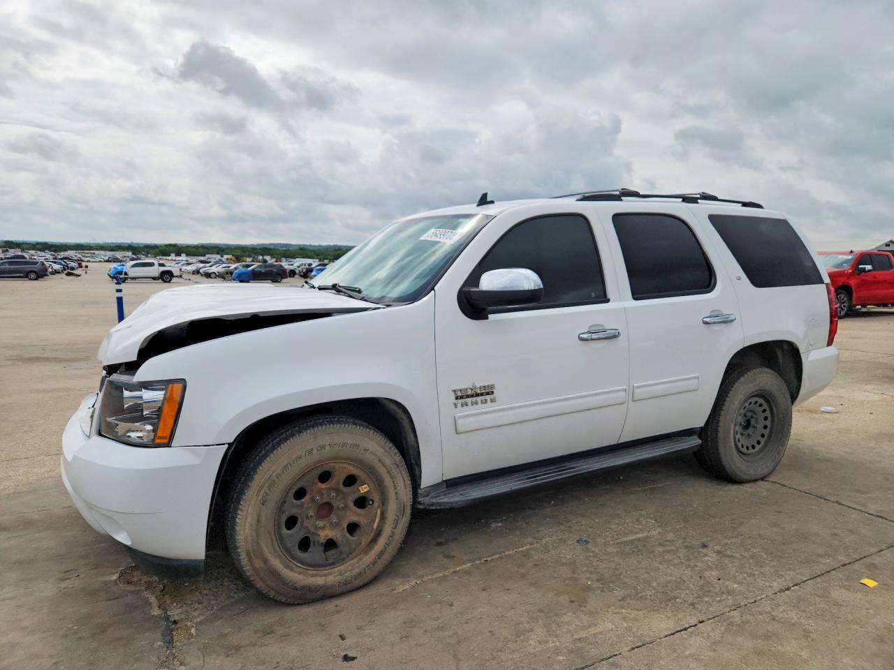 2013 Chevrolet Tahoe C1500 Lt White vin: 1GNSCBE02DR233925