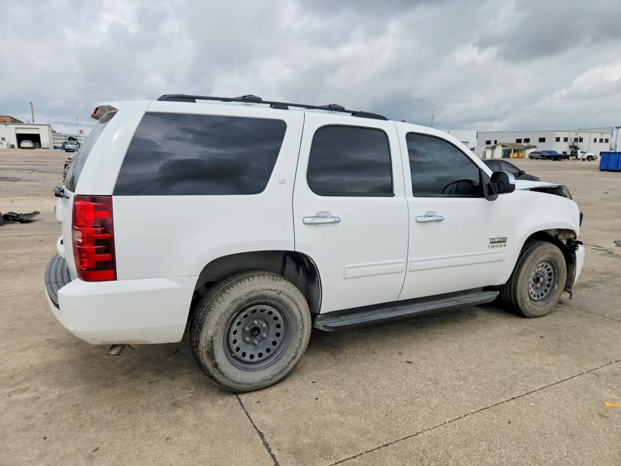 2013 Chevrolet Tahoe C1500 Lt White vin: 1GNSCBE02DR233925