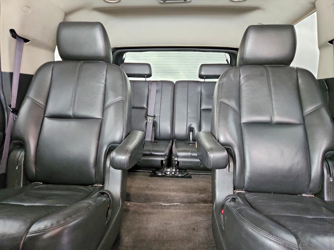 2013 Chevrolet Tahoe C1500 Lt White vin: 1GNSCBE02DR233925