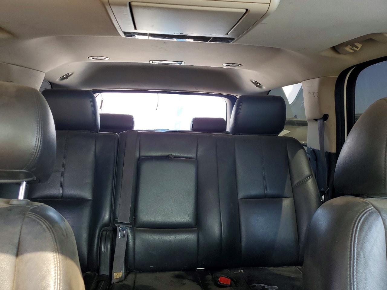 2013 Chevrolet Tahoe C1500 Lt Белый vin: 1GNSCBE02DR255519