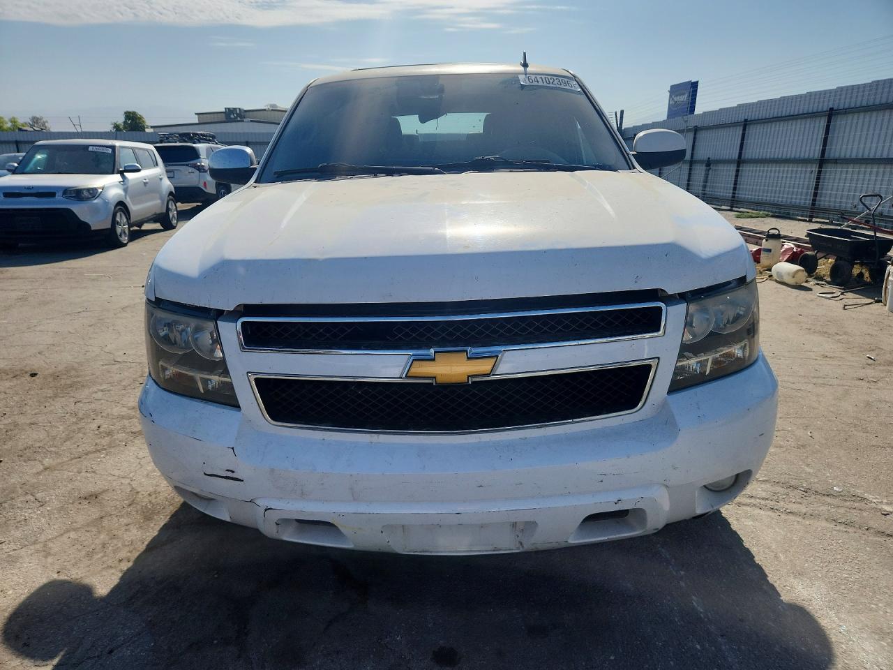 2013 Chevrolet Tahoe C1500 Lt Белый vin: 1GNSCBE02DR255519