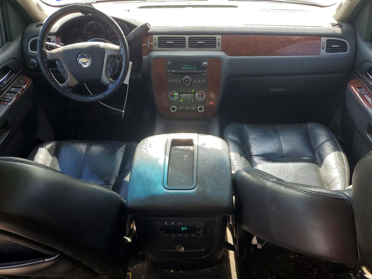 2011 Chevrolet Tahoe C1500 Lt Silver vin: 1GNSCBE03BR253601