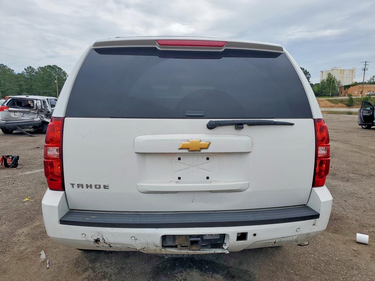 2013 Chevrolet Tahoe C1500 Lt White vin: 1GNSCBE03DR312455