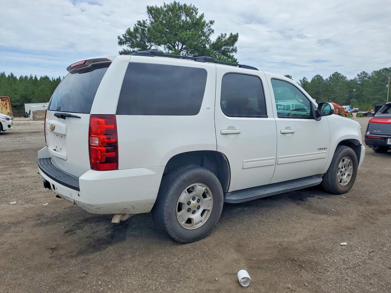2013 Chevrolet Tahoe C1500 Lt White vin: 1GNSCBE03DR312455