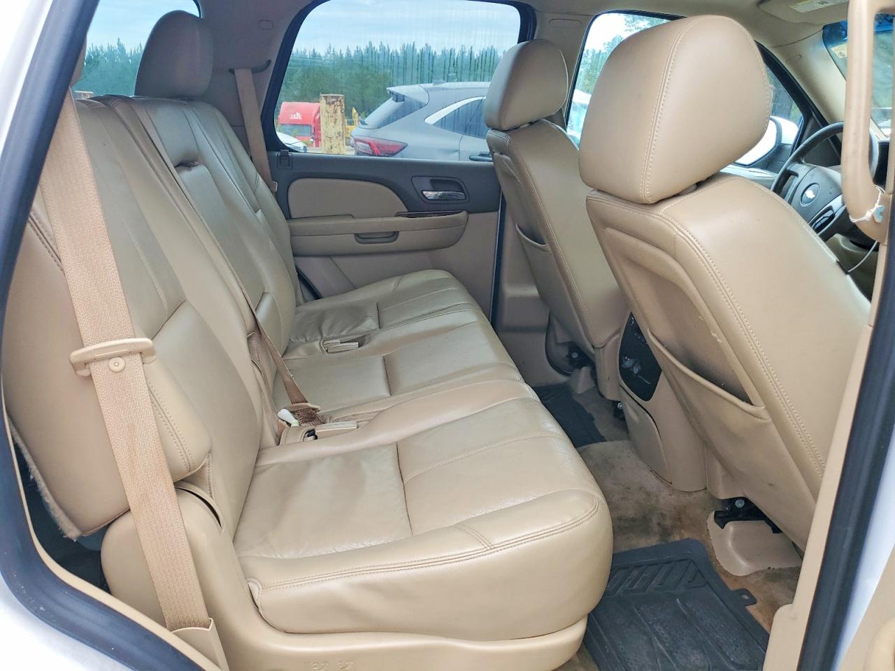2013 Chevrolet Tahoe C1500 Lt White vin: 1GNSCBE03DR312455
