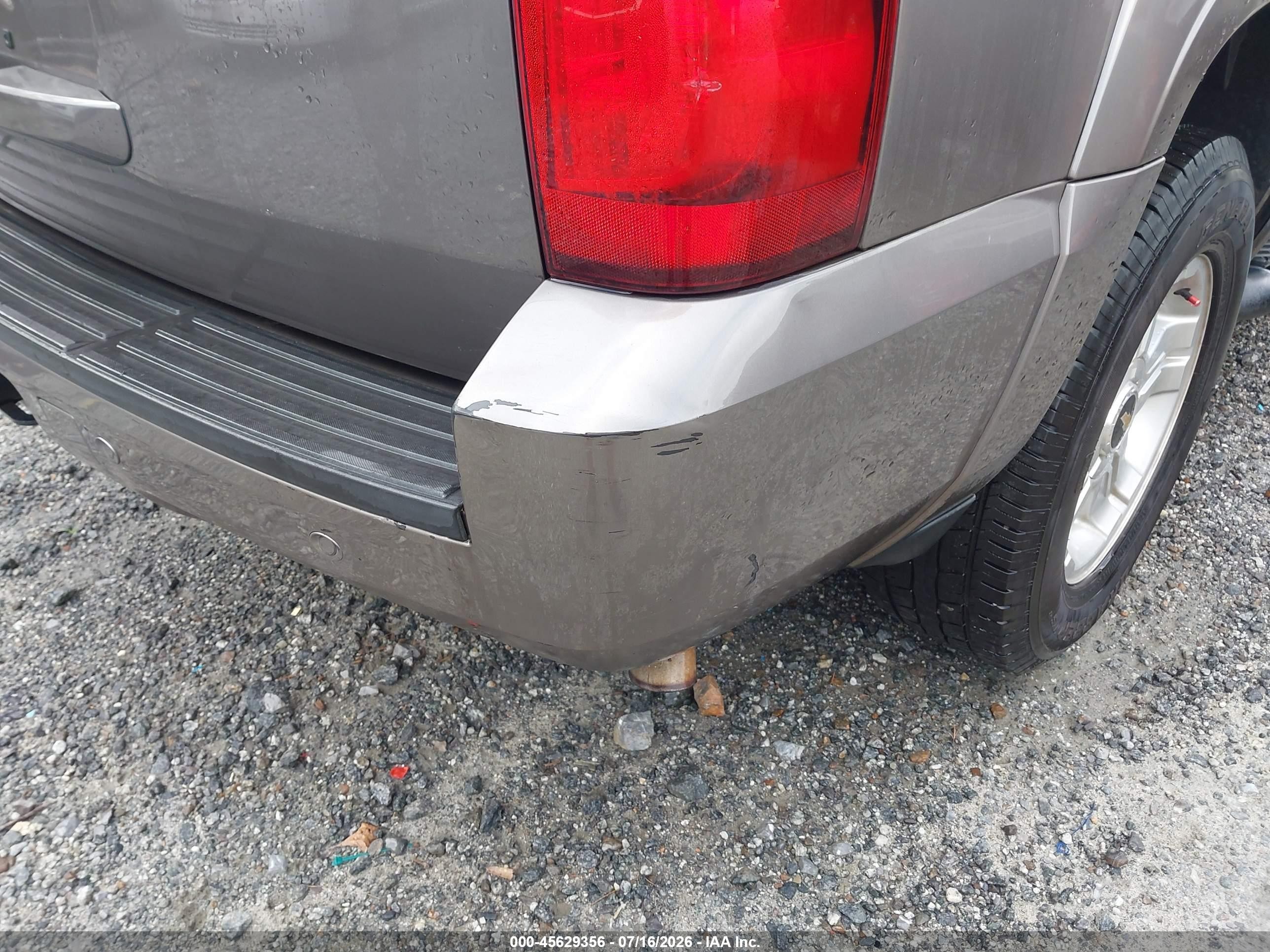 2013 Chevrolet Tahoe Lt Gray vin: 1GNSCBE03DR325738