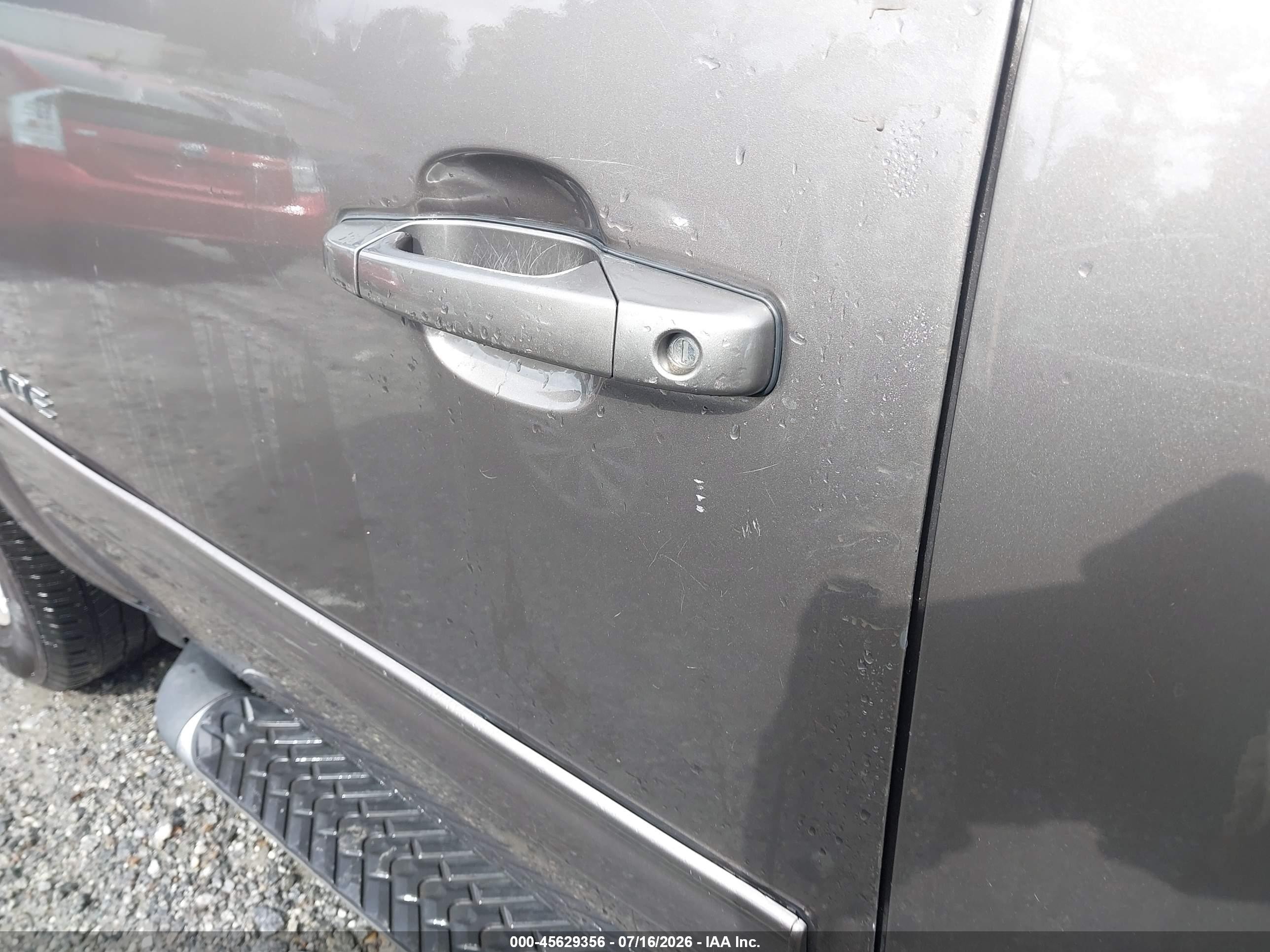 2013 Chevrolet Tahoe Lt Gray vin: 1GNSCBE03DR325738