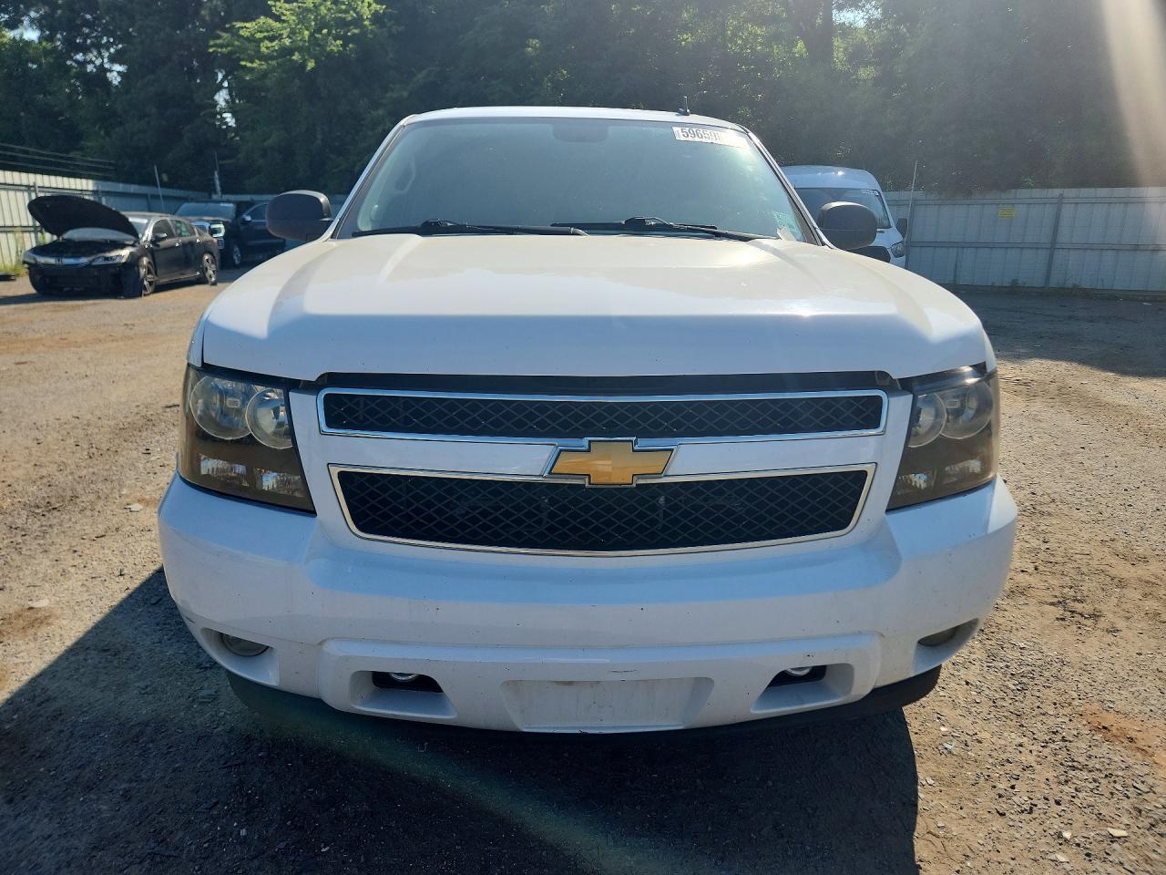 2013 Chevrolet Tahoe C1500 Lt White vin: 1GNSCBE03DR359775
