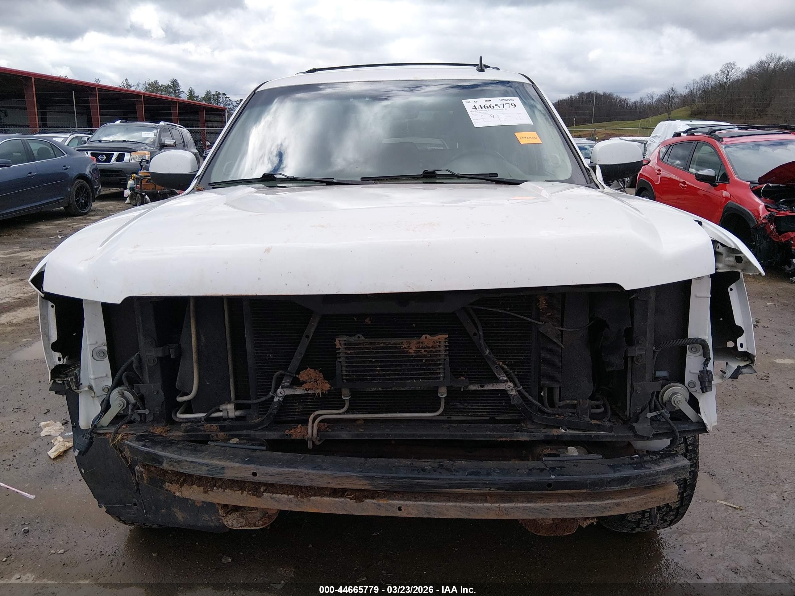 2014 Chevrolet Tahoe Lt Белый vin: 1GNSCBE03ER107753
