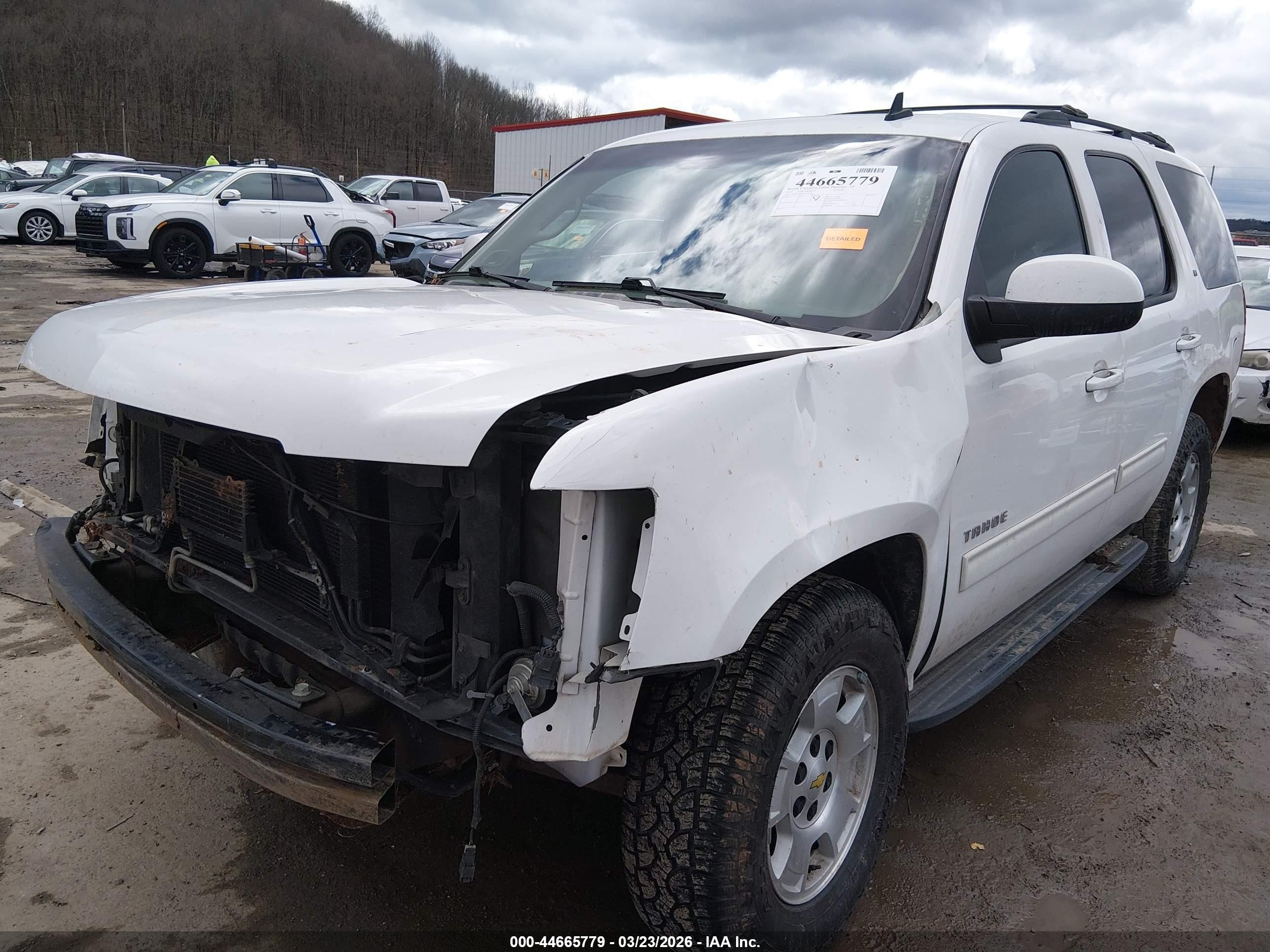2014 Chevrolet Tahoe Lt Белый vin: 1GNSCBE03ER107753