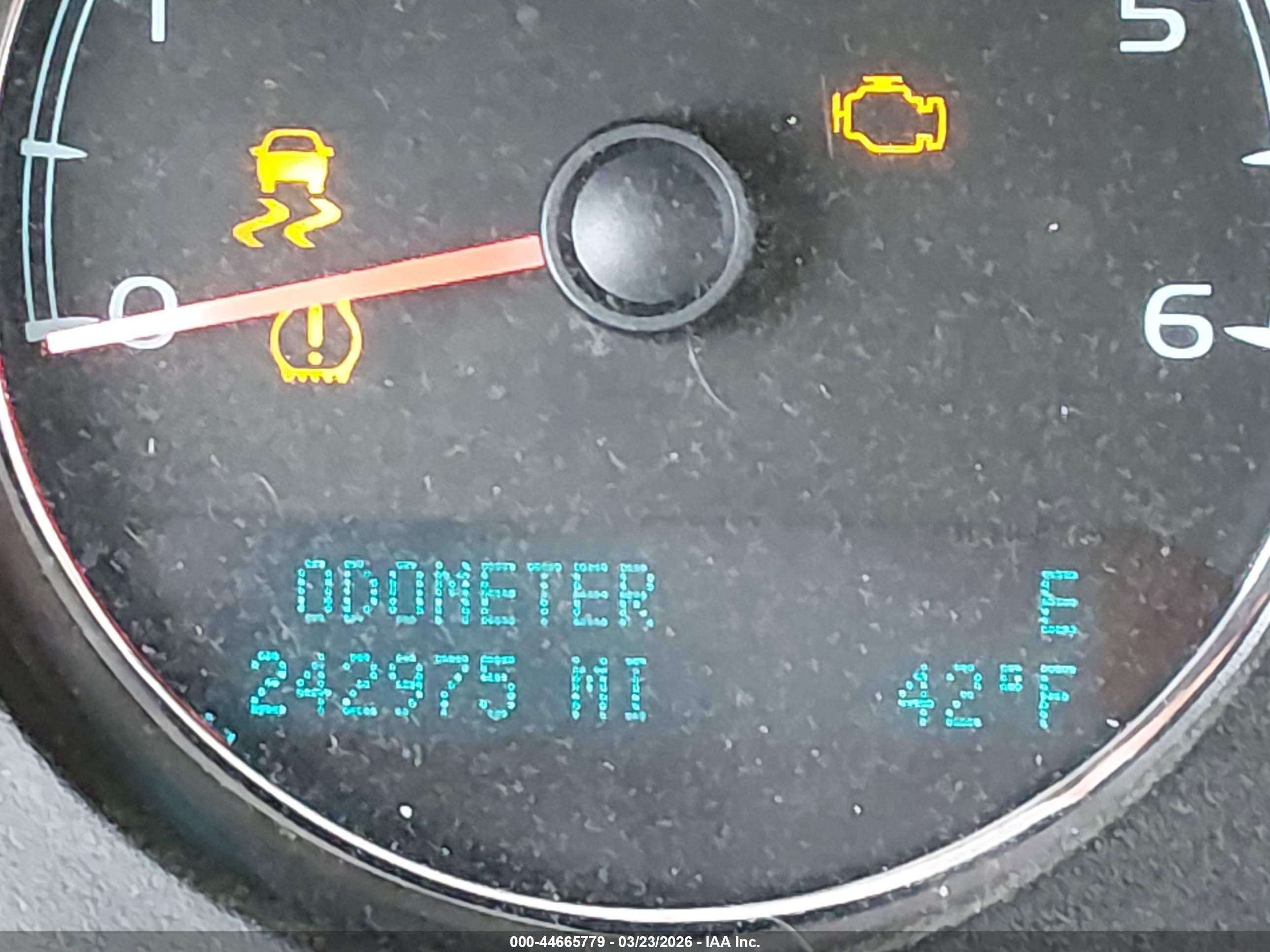 2014 Chevrolet Tahoe Lt Белый vin: 1GNSCBE03ER107753