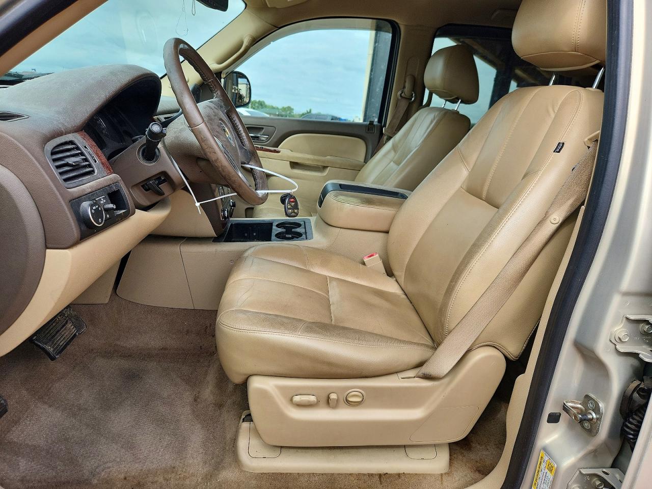 2011 Chevrolet Tahoe C1500 Lt Gold vin: 1GNSCBE04BR157315