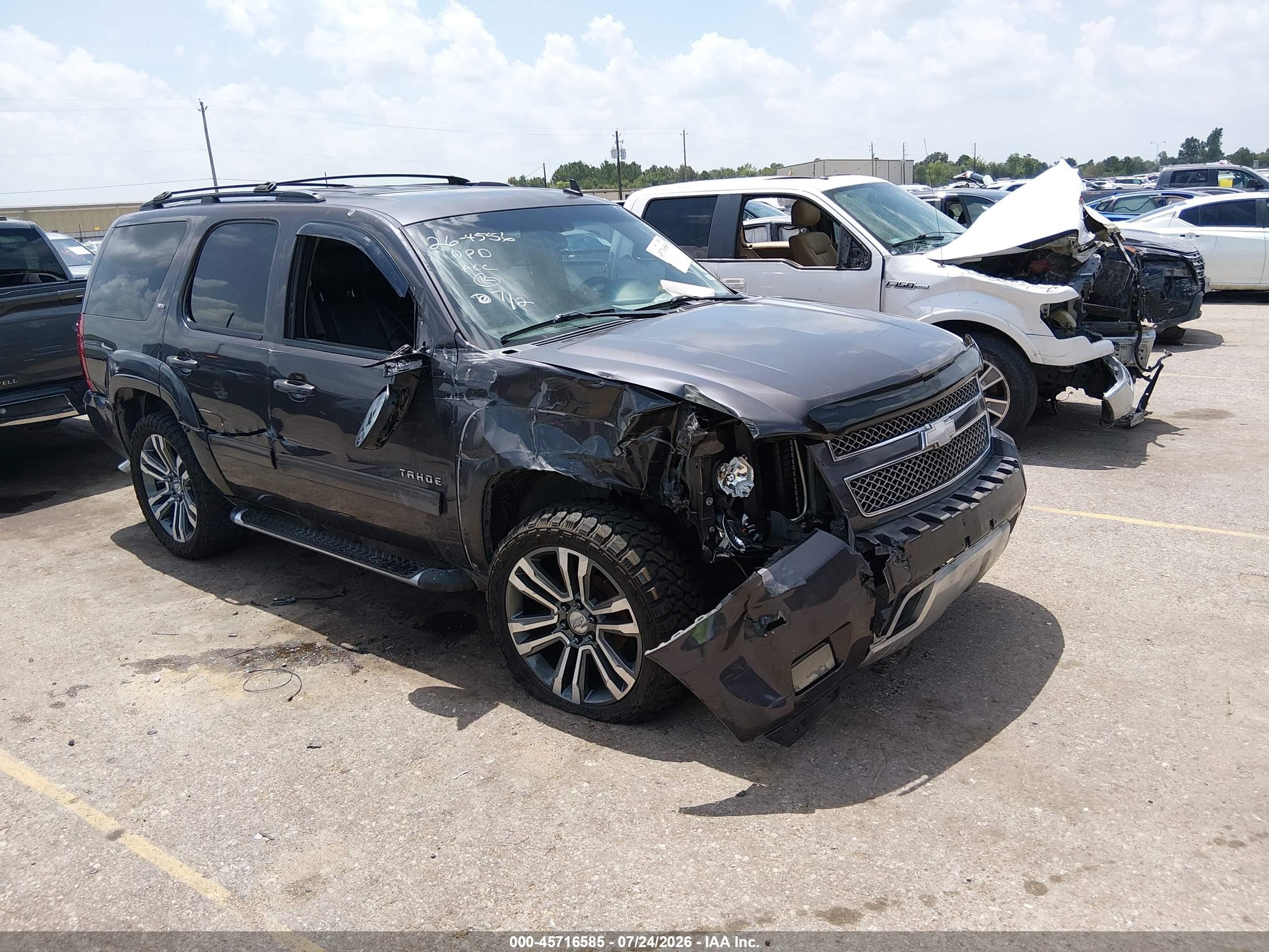2011 Chevrolet Tahoe Lt Серый vin: 1GNSCBE04BR263067