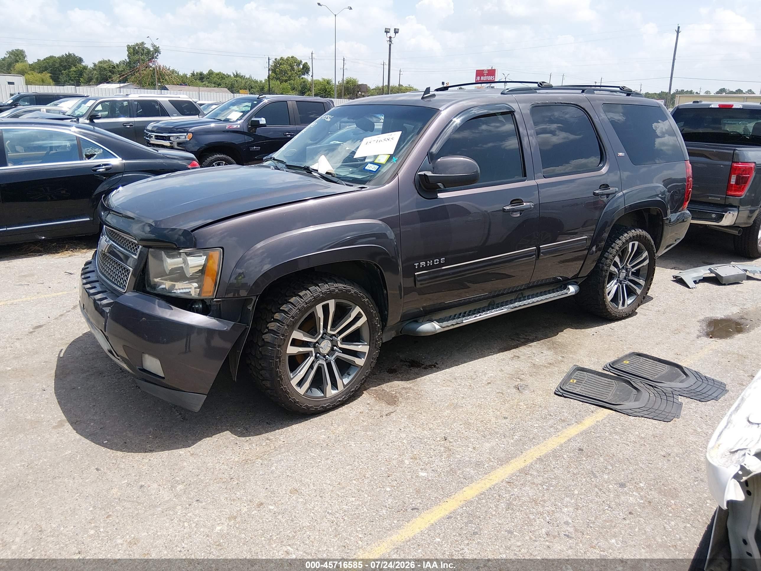 2011 Chevrolet Tahoe Lt Серый vin: 1GNSCBE04BR263067