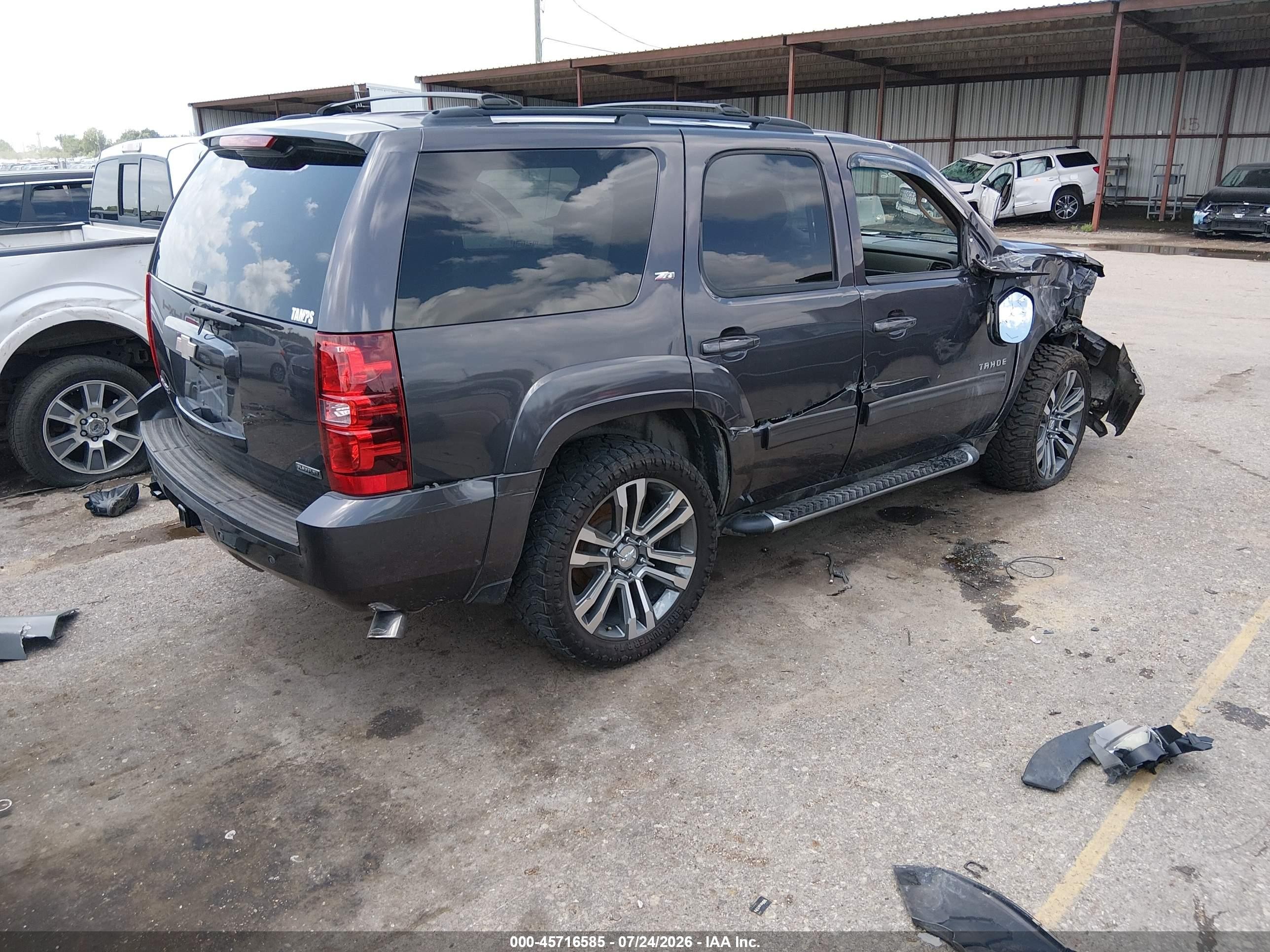 2011 Chevrolet Tahoe Lt Серый vin: 1GNSCBE04BR263067